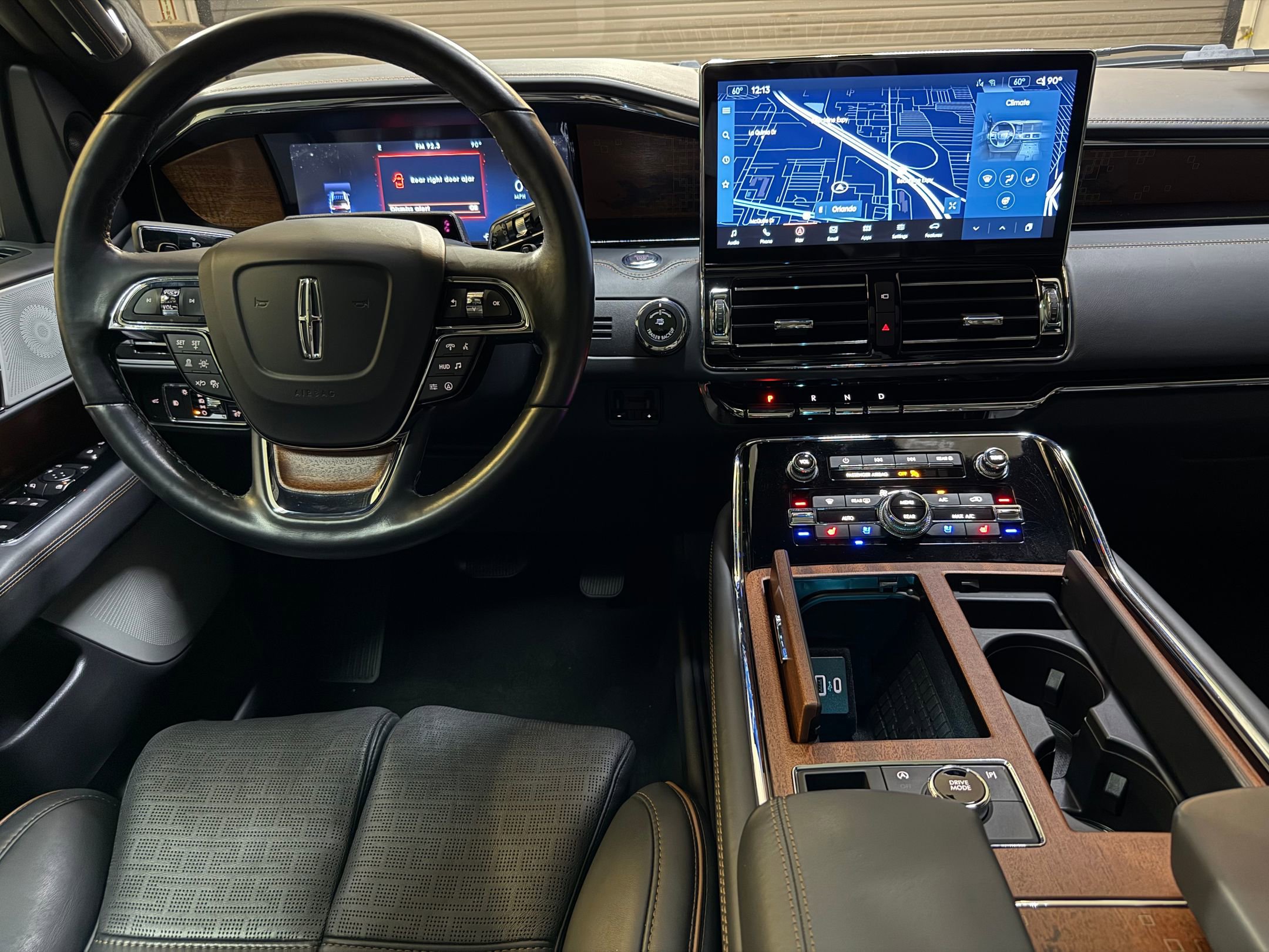 2022 Lincoln Navigator Black Label photo 4