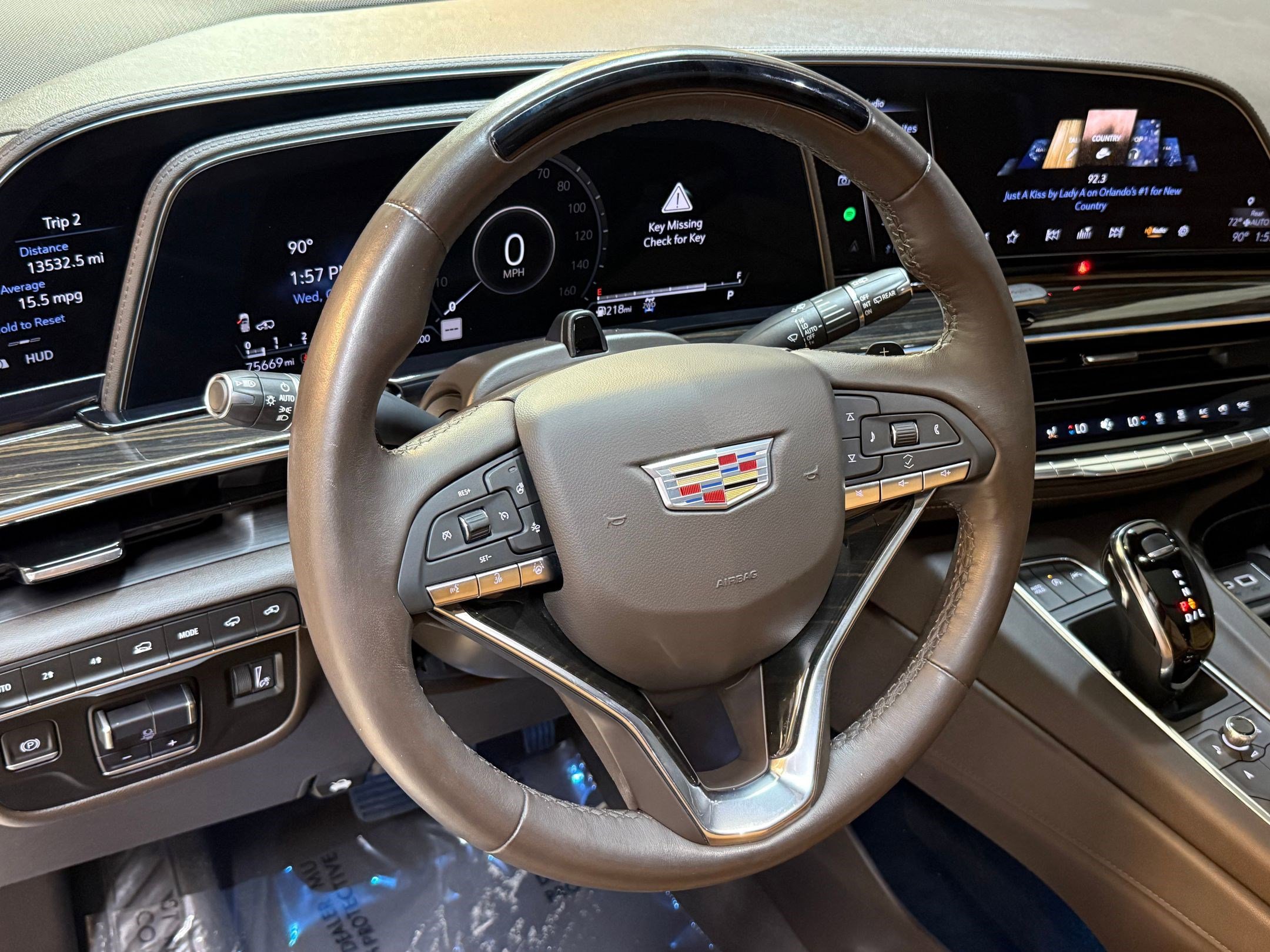 2022 Cadillac Escalade Premium Luxury photo 3