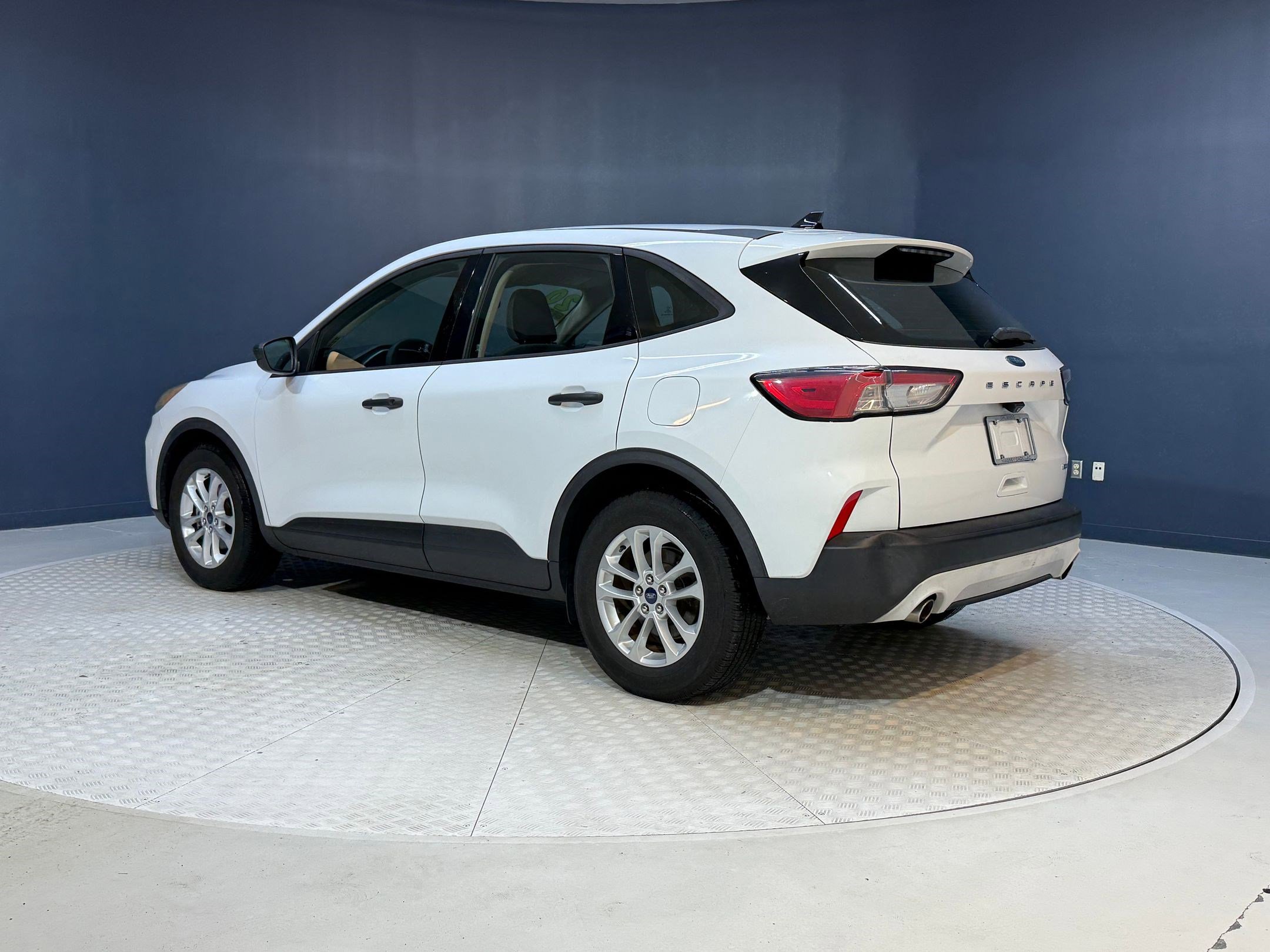 2020 Ford Escape S photo 3