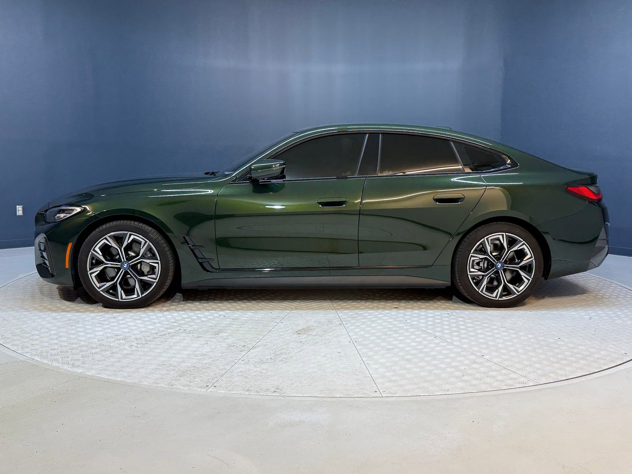 2023 Bmw i4 eDrive40 photo 2