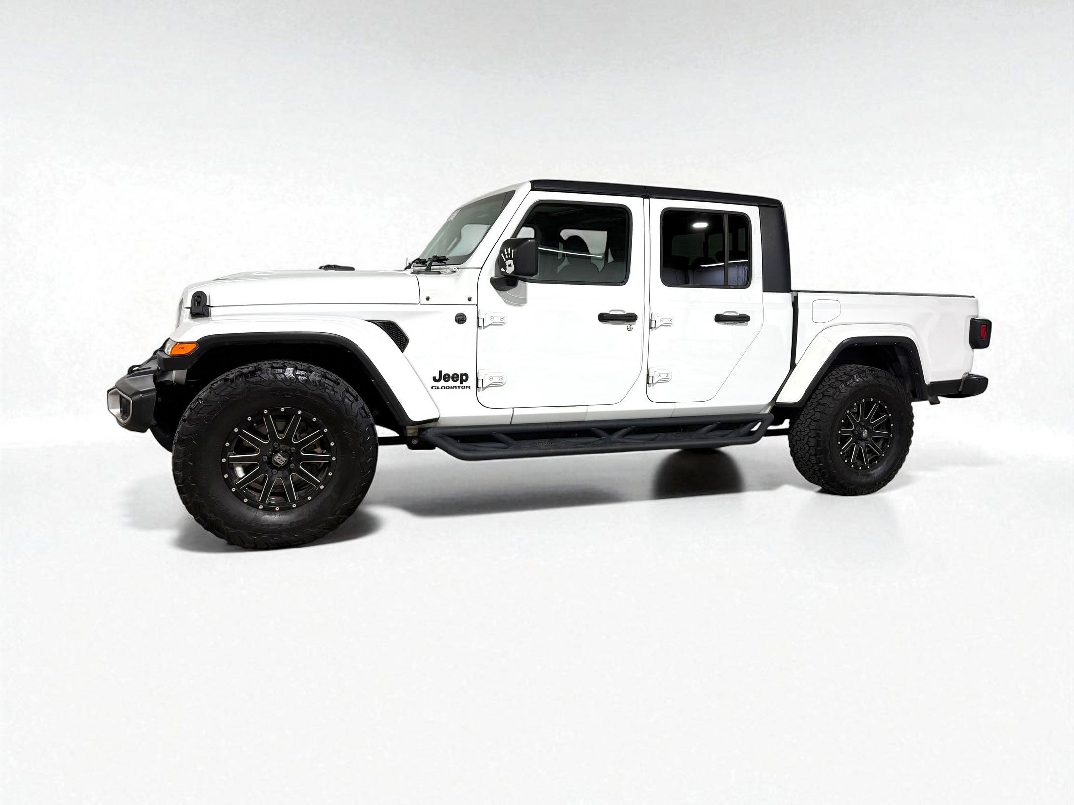 2022 Jeep Gladiator Sport S photo 2