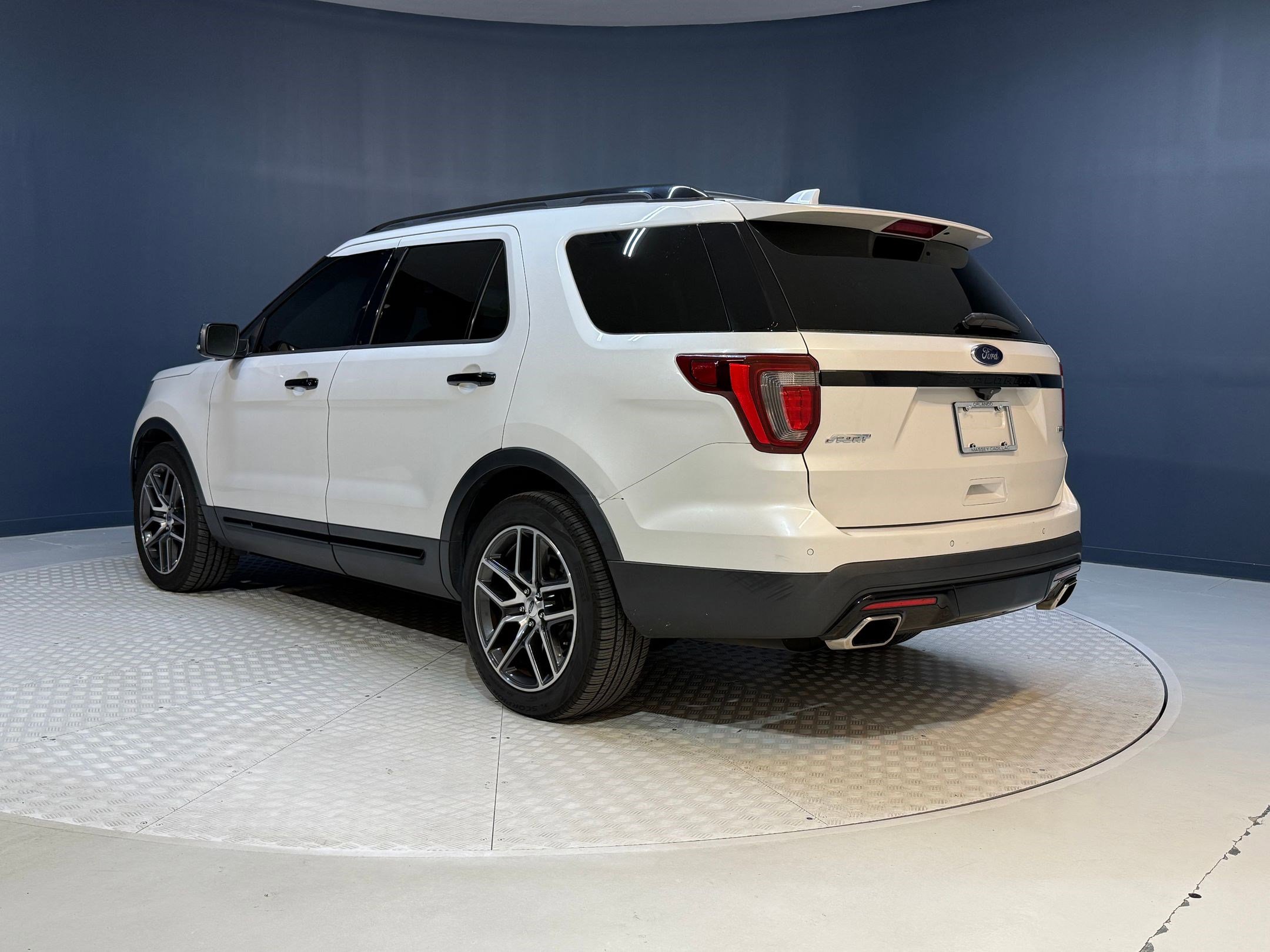 2016 Ford Explorer Sport photo 3