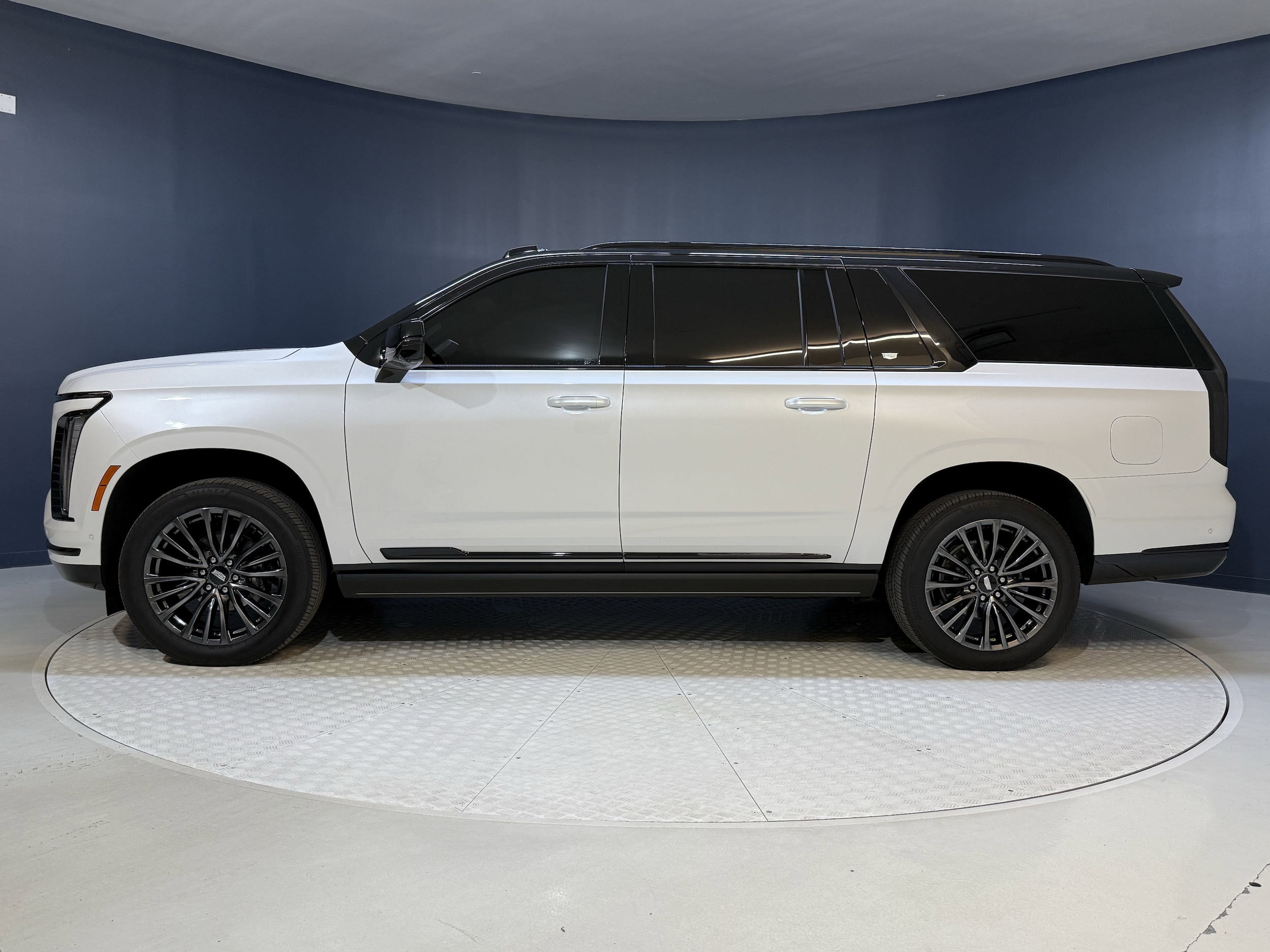 Used 2025 Cadillac Escalade ESV Sport Platinum with VIN 1GYS9RRL2SR188433 for sale in Charlotte, NC