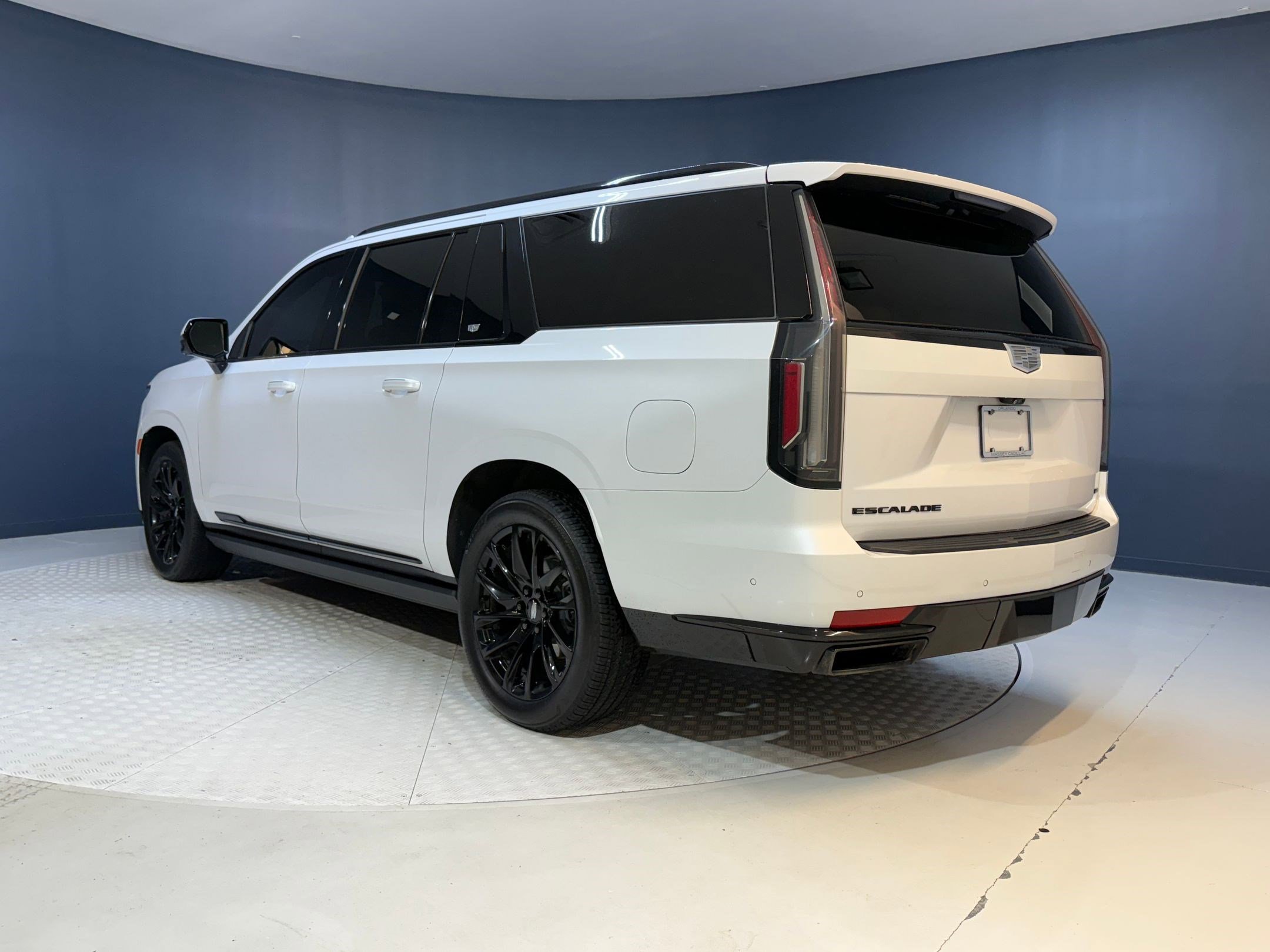 2021 Cadillac Escalade ESV Sport photo 3