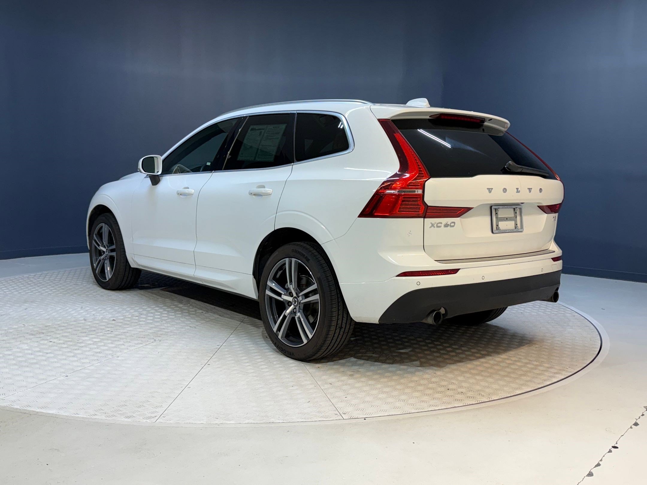 2020 Volvo XC60 T5 Momentum photo 2