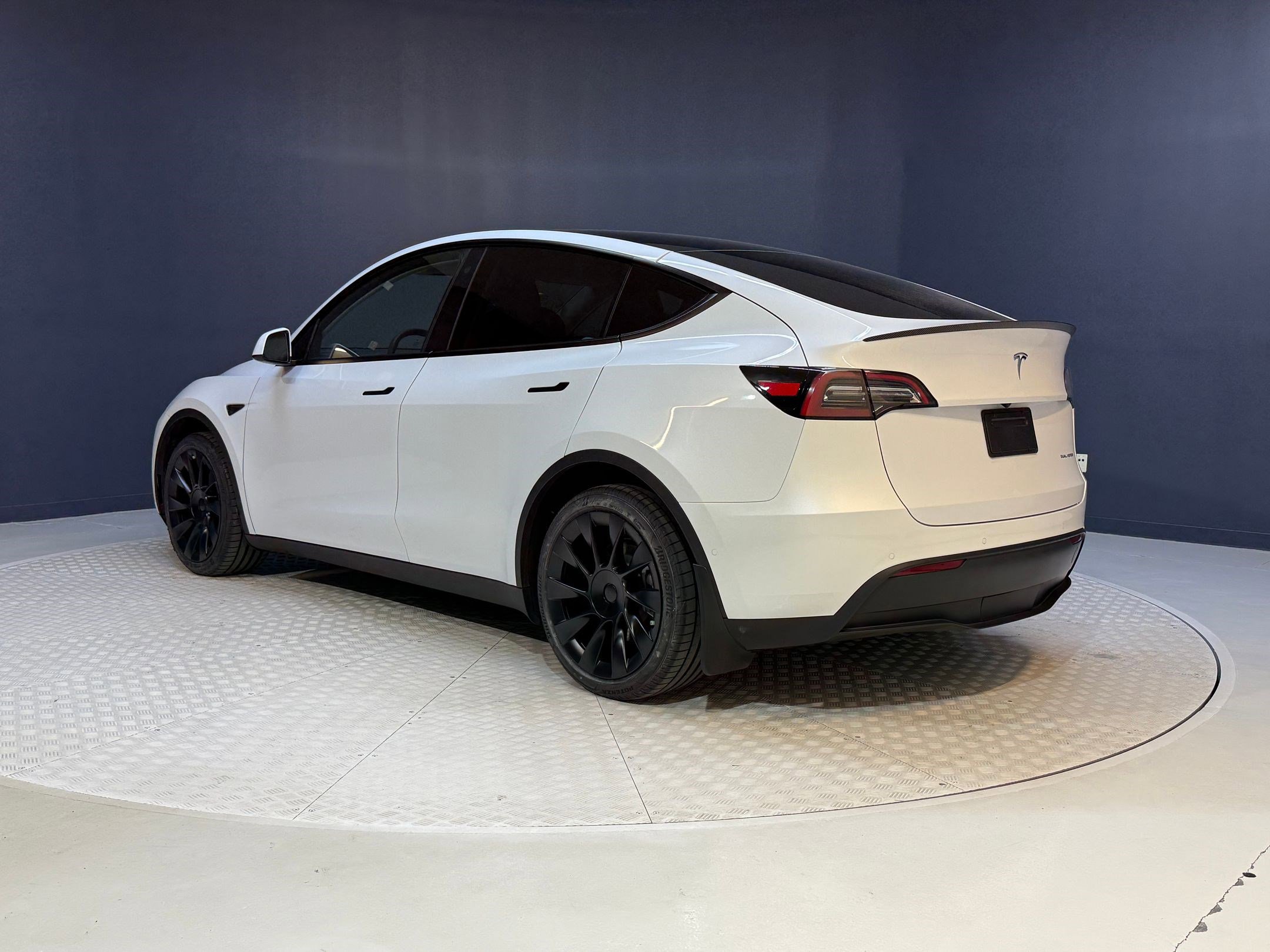 2022 Tesla Model Y Long Range photo 3