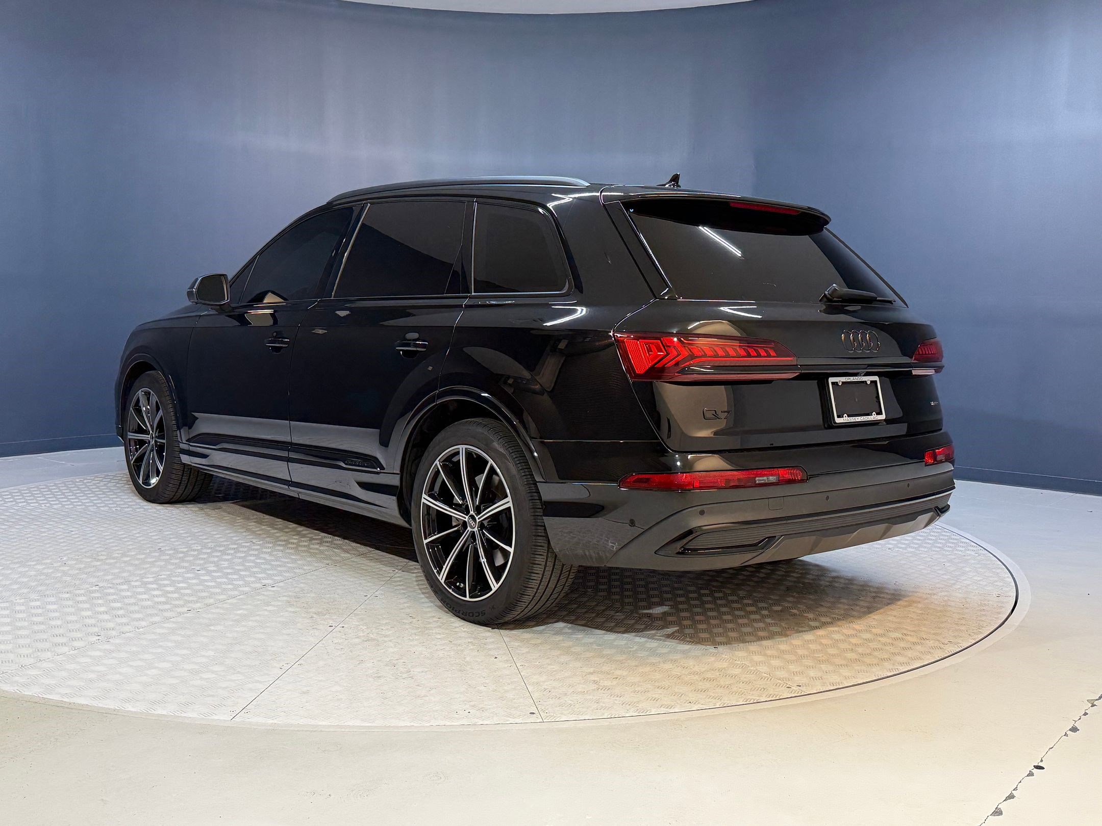 2023 Audi Q7 Prestige photo 2
