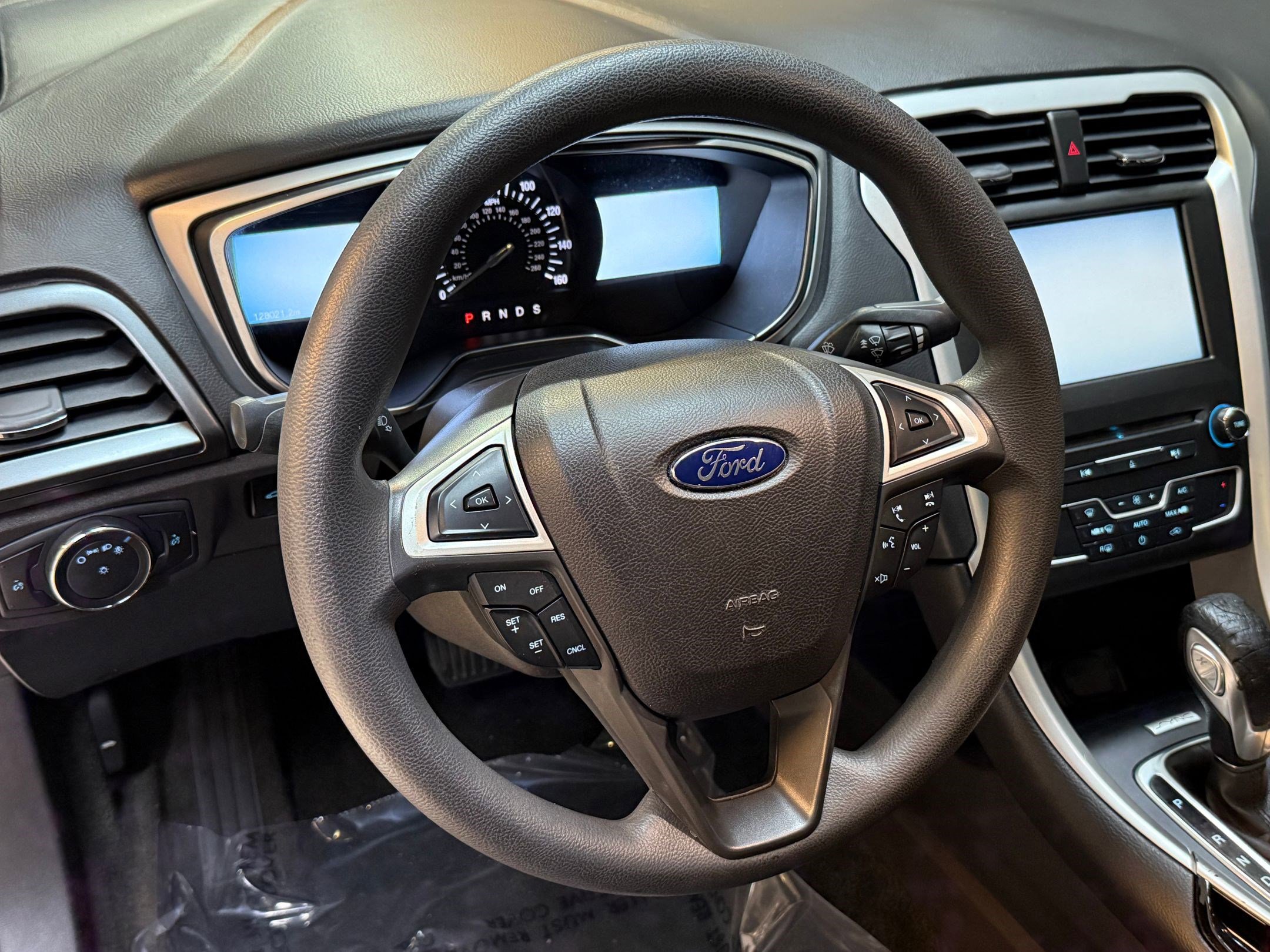 2016 Ford Fusion SE photo 4