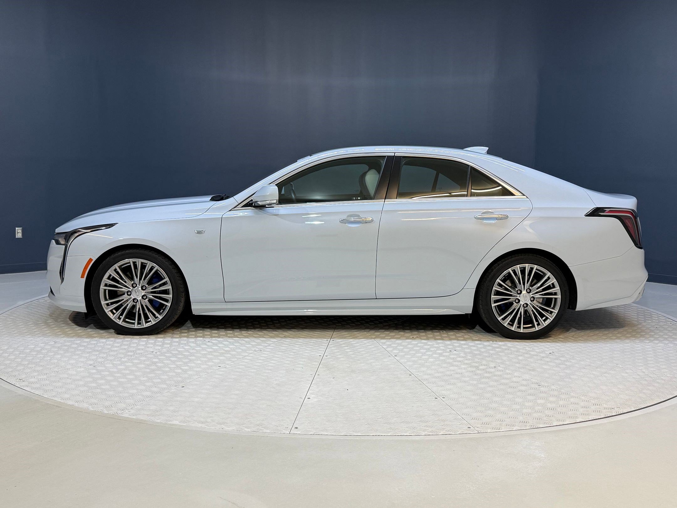2021 Cadillac CT4 Premium Luxury photo 2