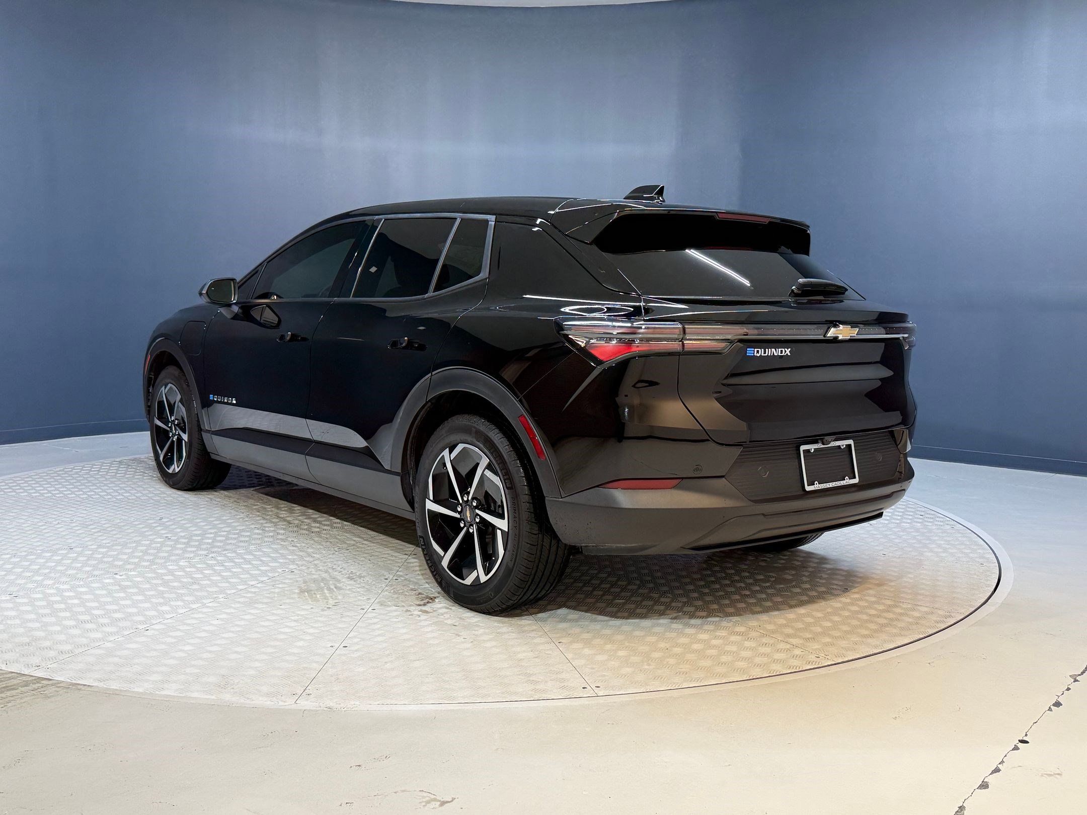 2025 Chevrolet Equinox EV 1LT photo 3