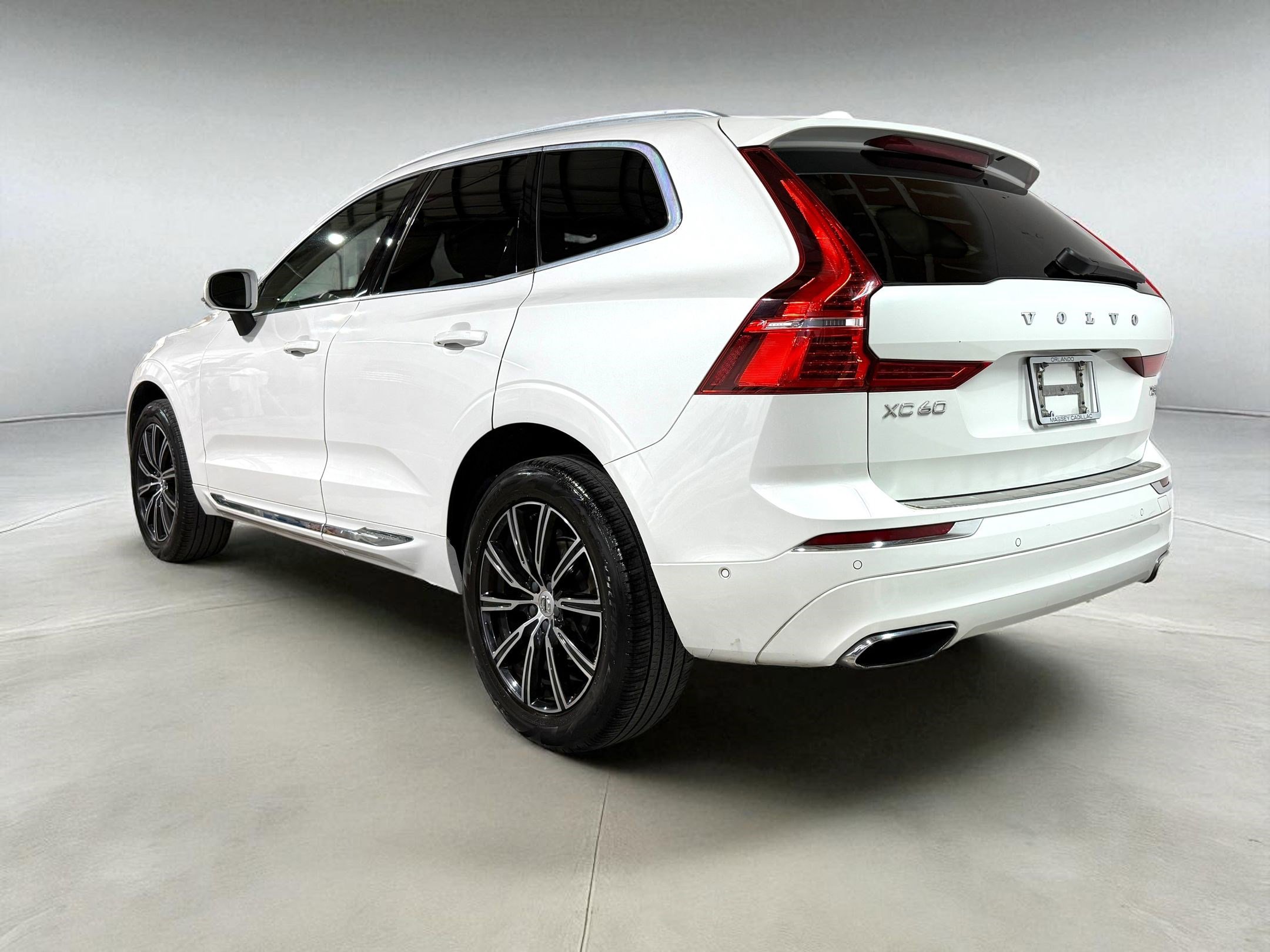 2019 Volvo XC60 T5 Inscription photo 3