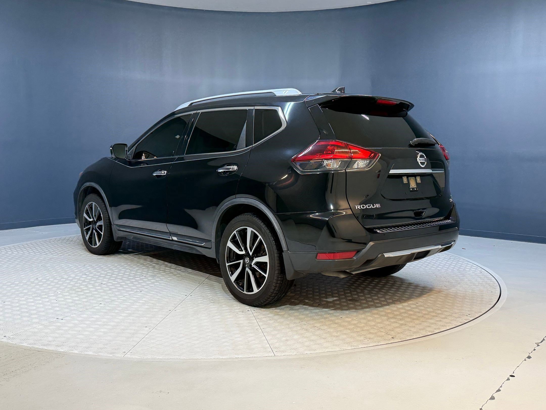 2018 Nissan Rogue SL photo 3