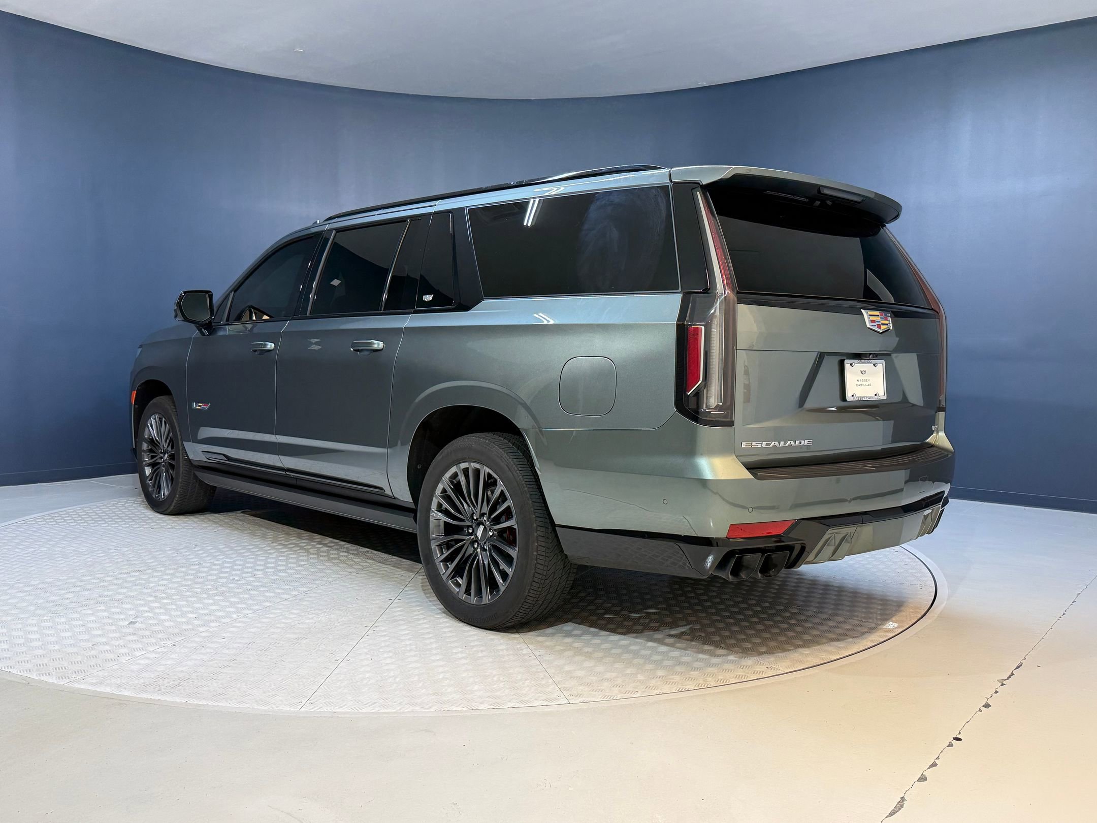 2023 Cadillac Escalade ESV V-Series photo 3
