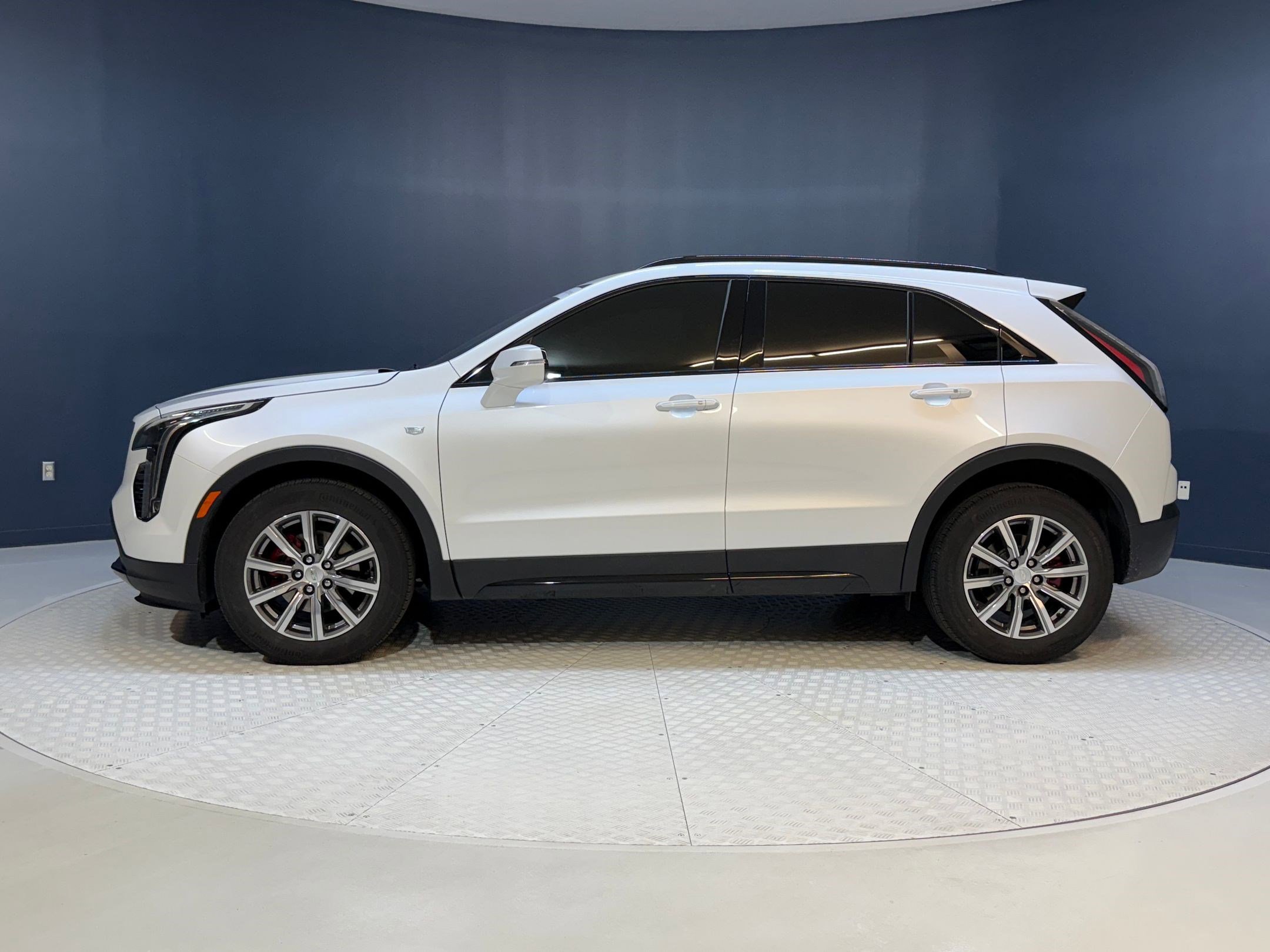 2021 Cadillac XT4 Sport photo 2