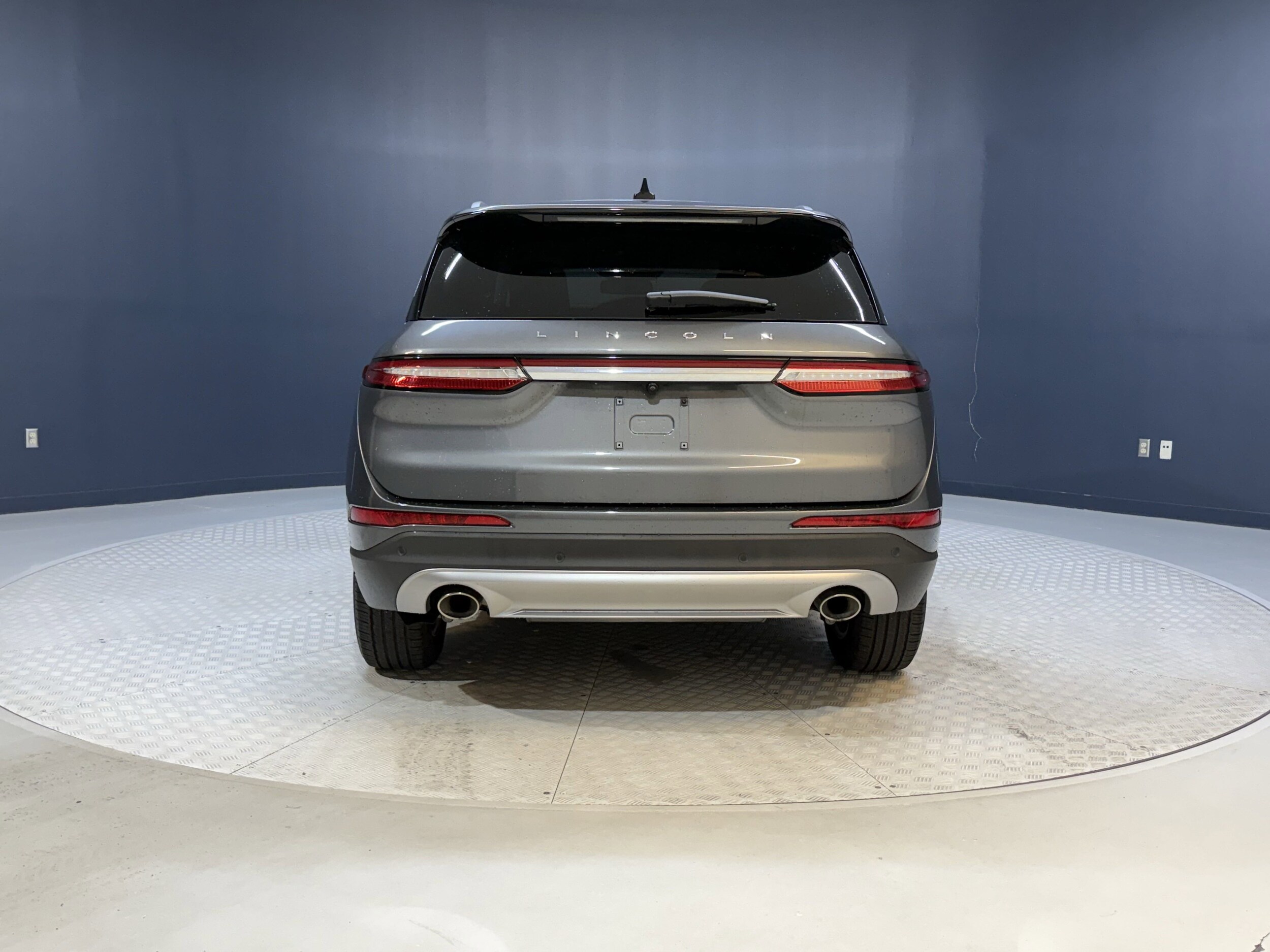 2022 Lincoln Corsair Standard photo 4