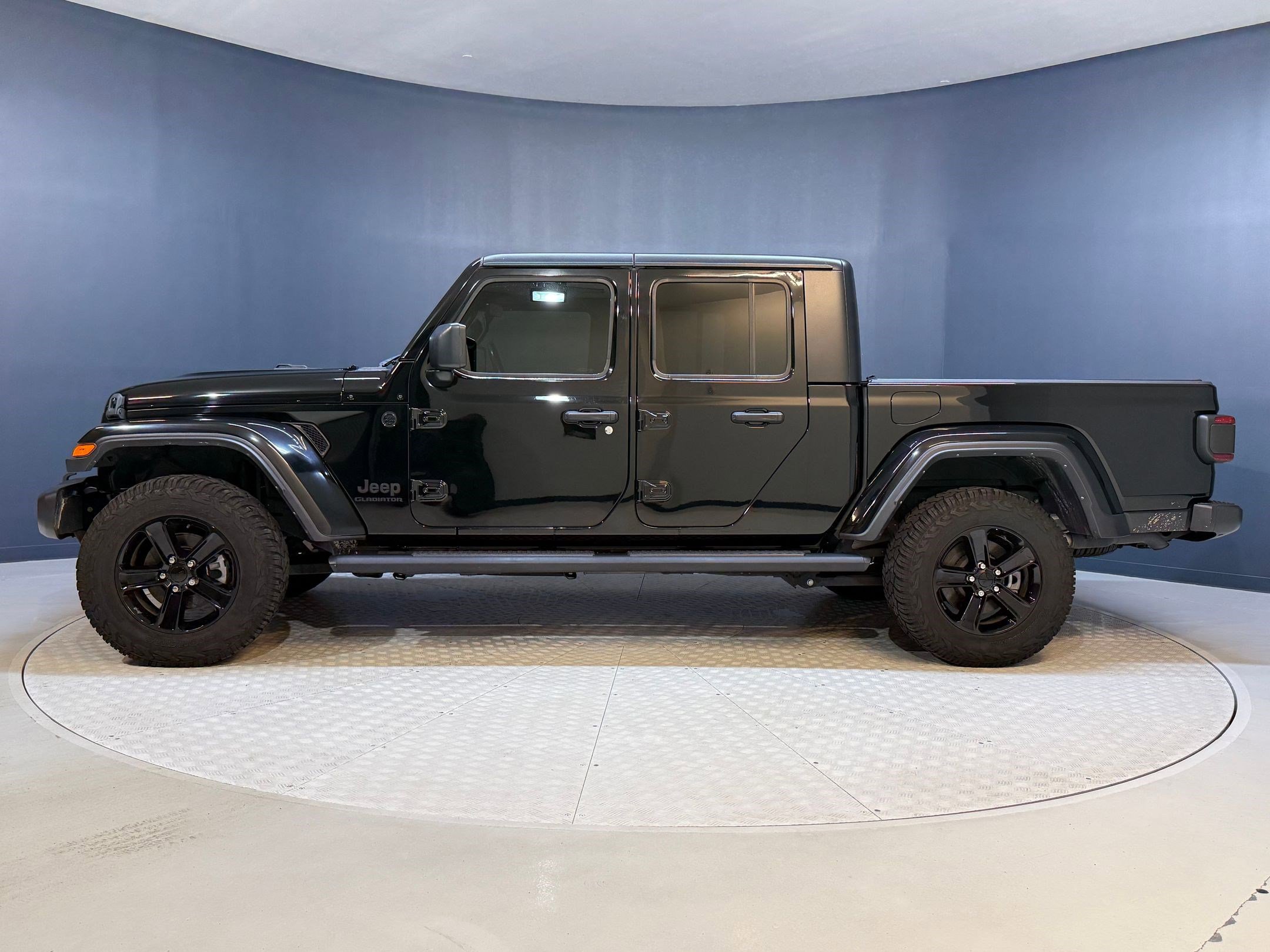 2022 Jeep Gladiator Sport S photo 2