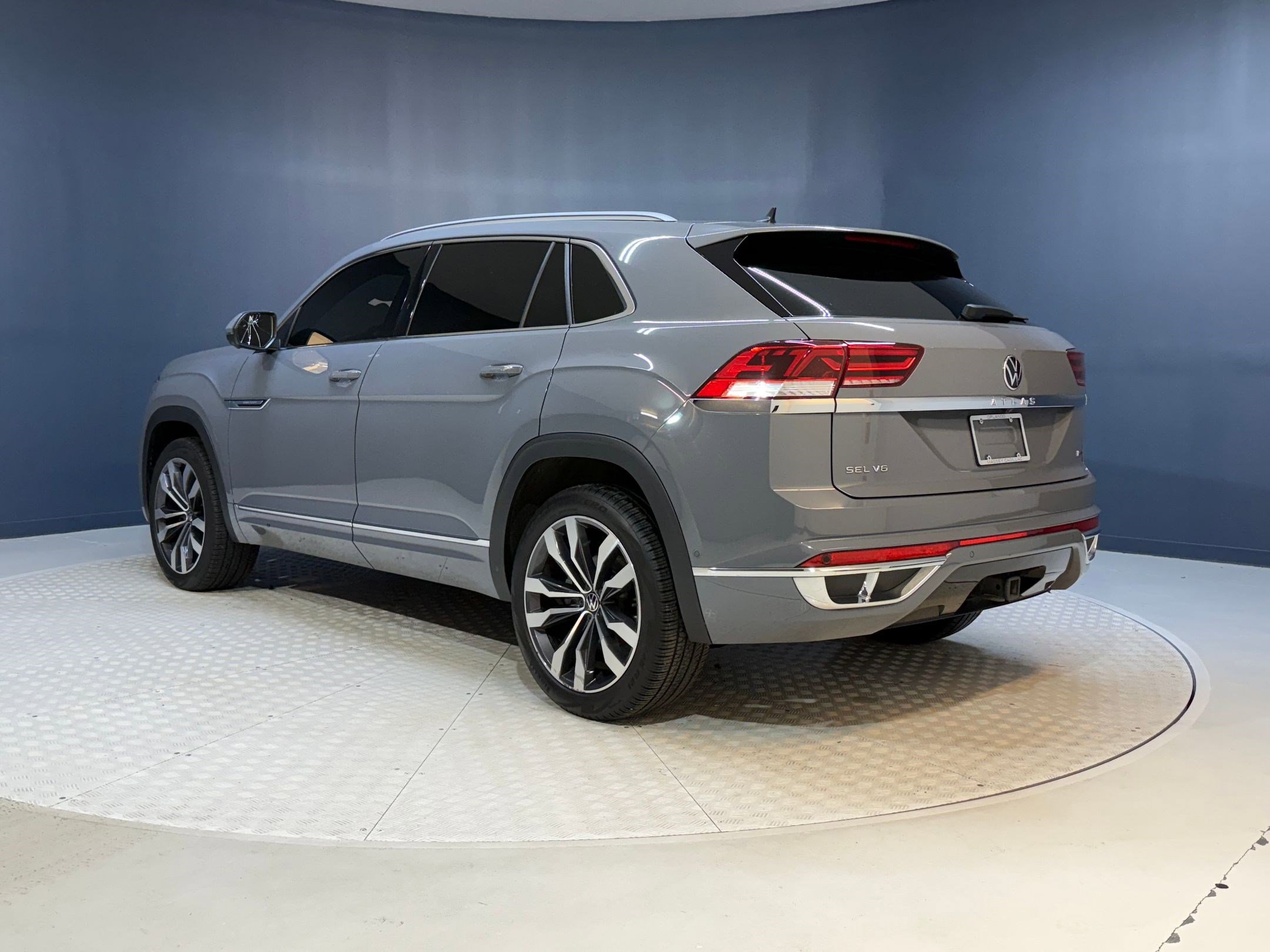 2020 Volkswagen Atlas Cross Sport V6 SEL Premium R-Line photo 3