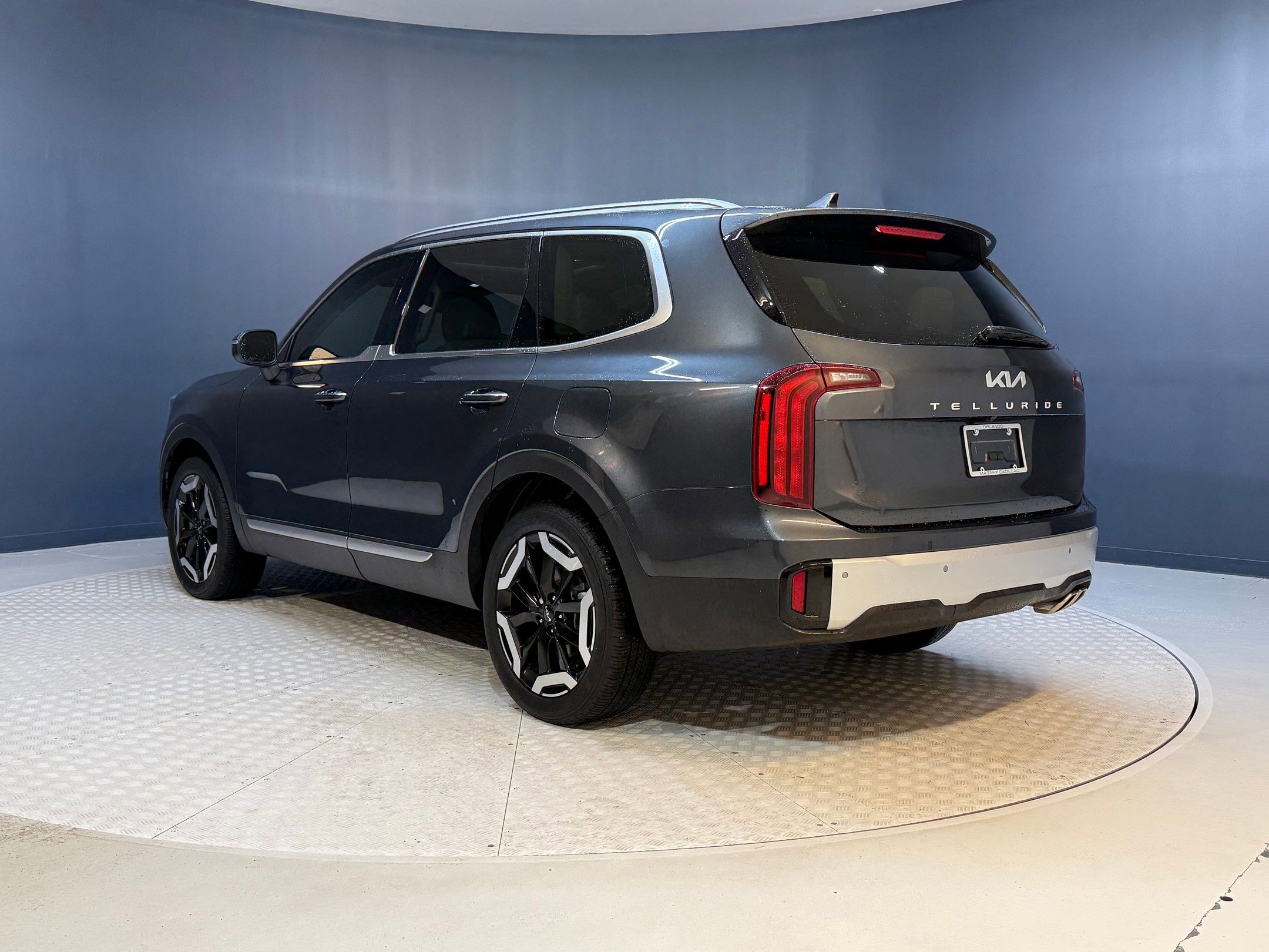 2024 Kia Telluride S photo 3