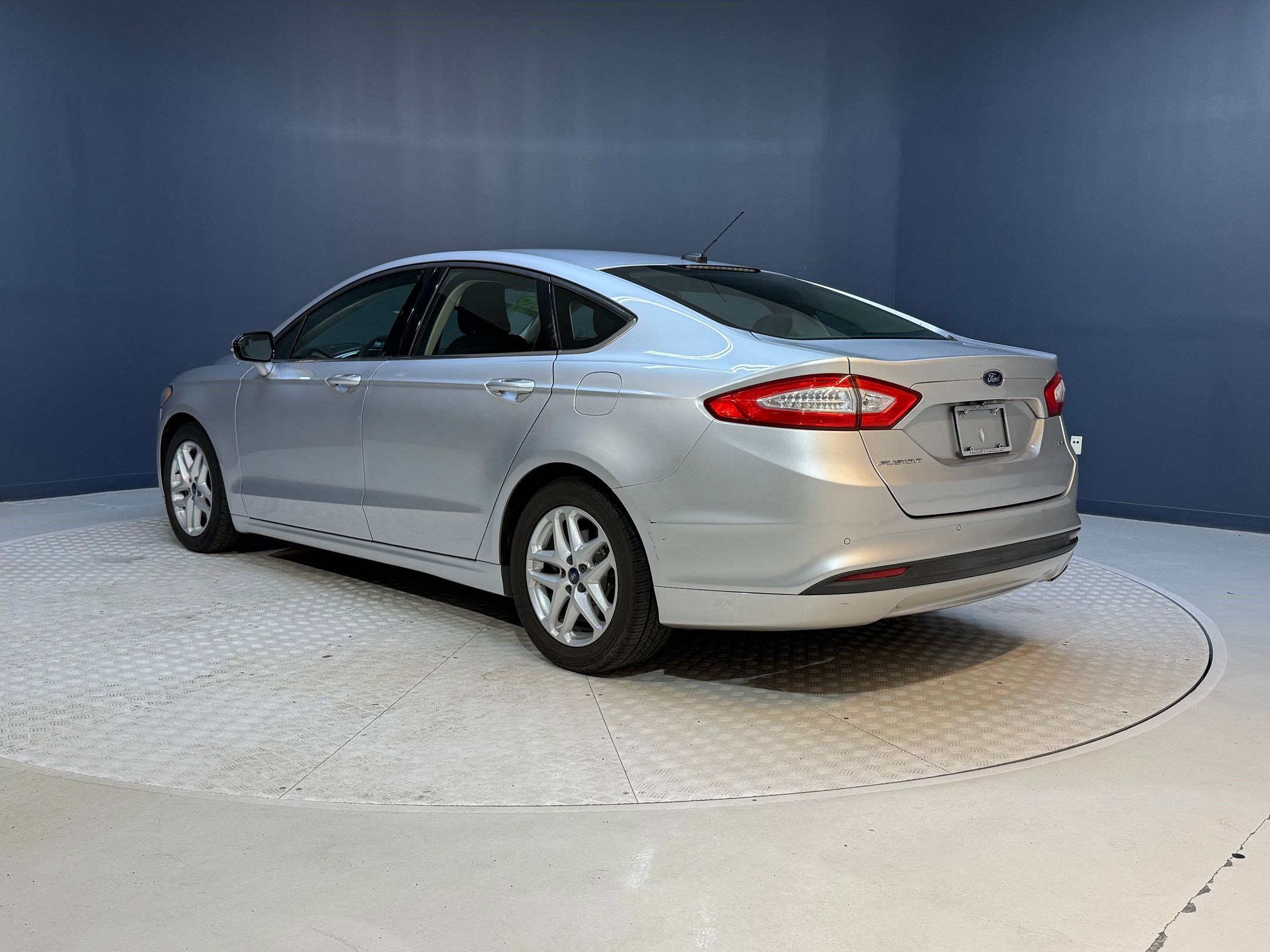 2016 Ford Fusion SE photo 3