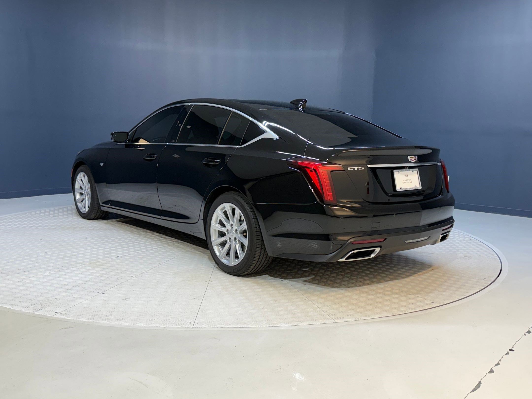 2024 Cadillac CT4 Luxury photo 3