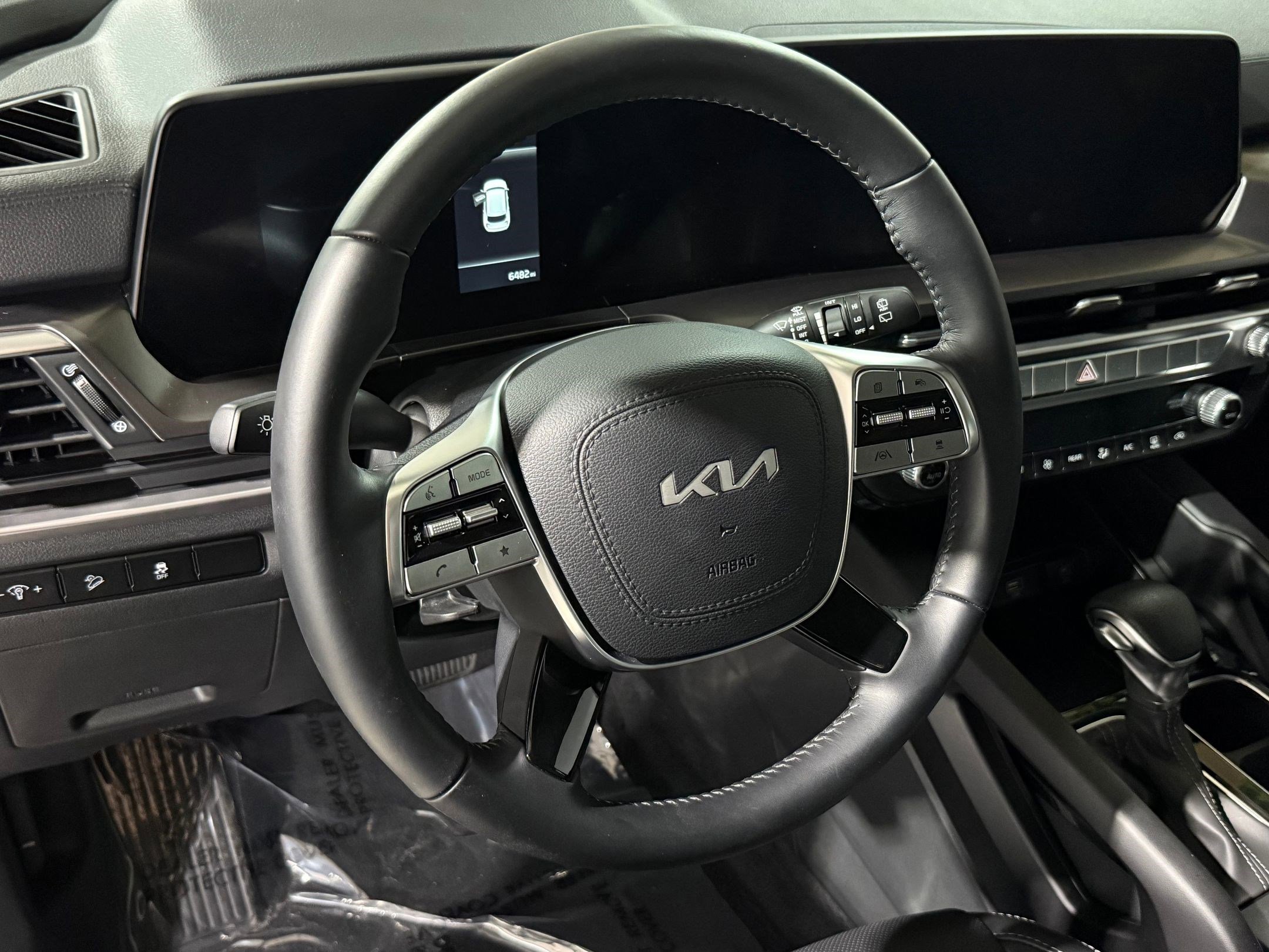 2024 Kia Telluride LX photo 4