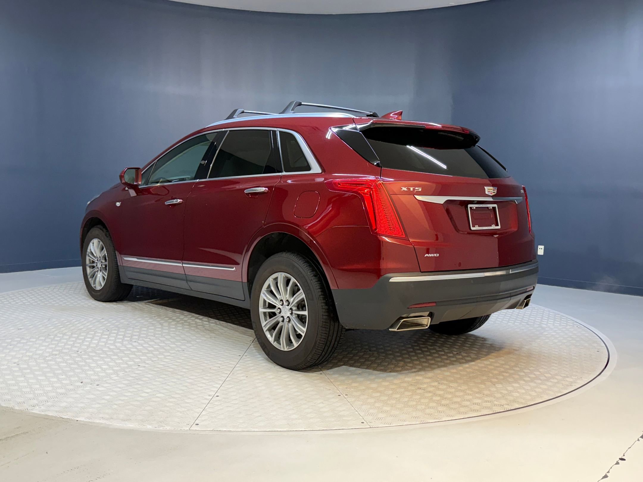 2017 Cadillac XT5 Luxury photo 2