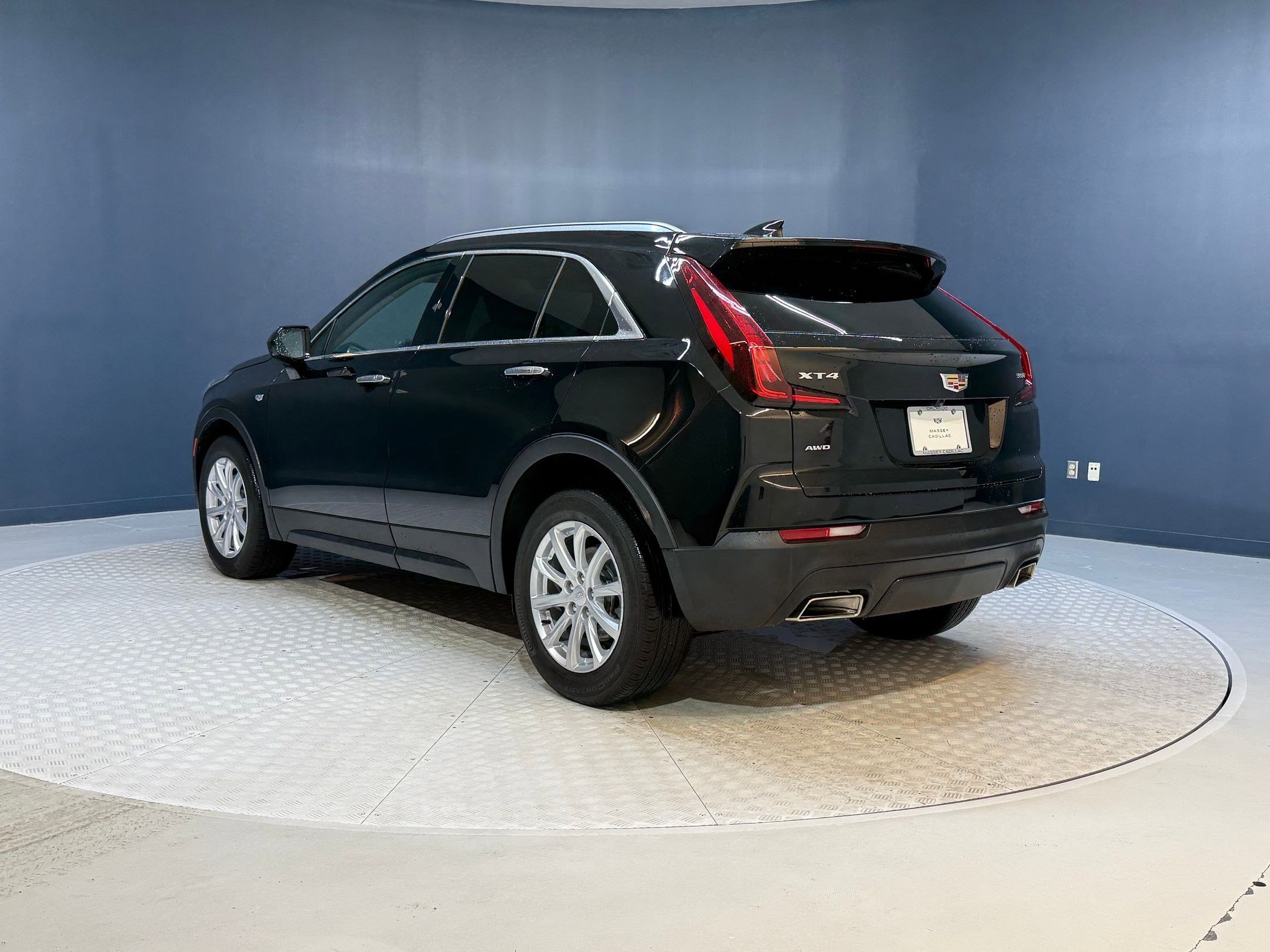 2022 Cadillac XT4 Luxury photo 2
