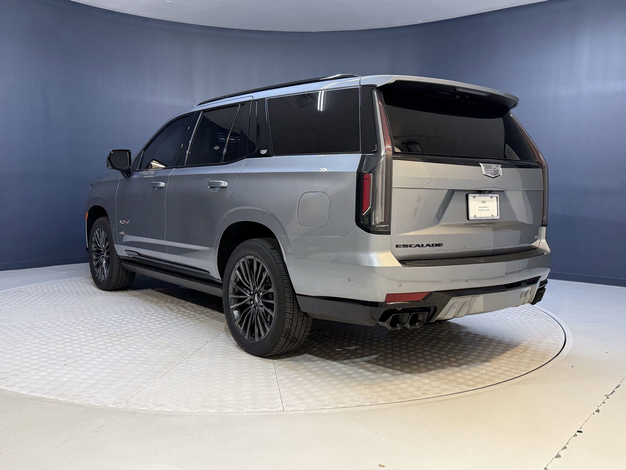 2023 Cadillac Escalade V-Series photo 2