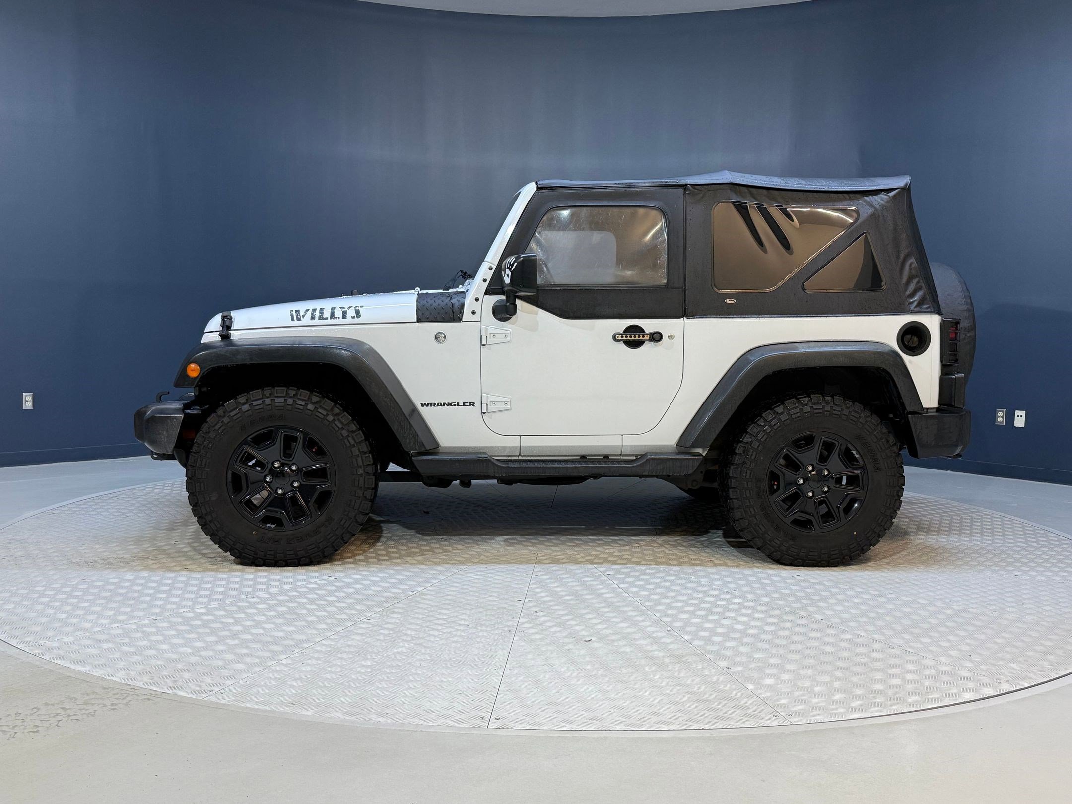 2017 Jeep Wrangler Willys Wheeler photo 2