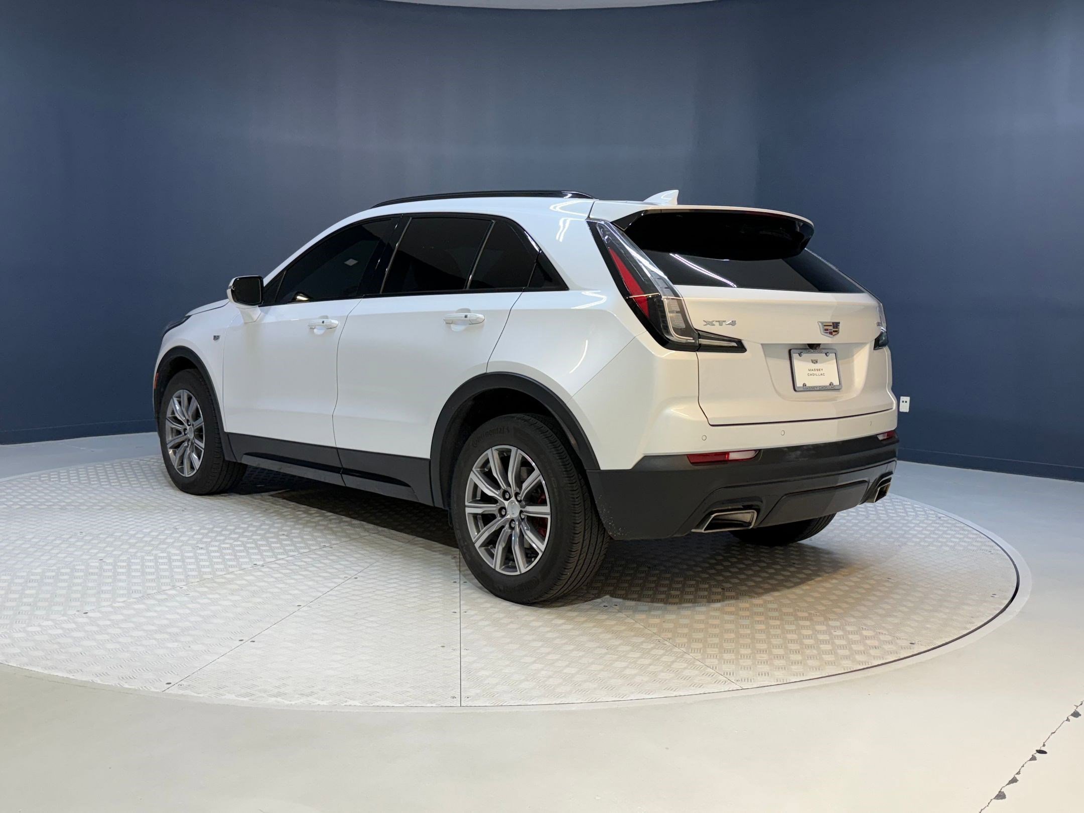 2021 Cadillac XT4 Sport photo 3