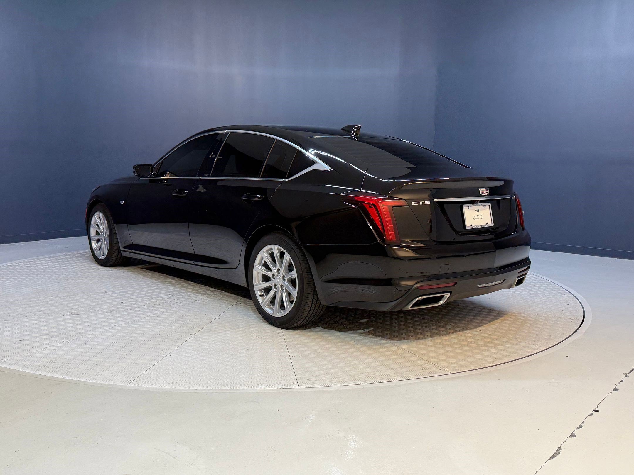 2024 Cadillac CT5 Luxury photo 2