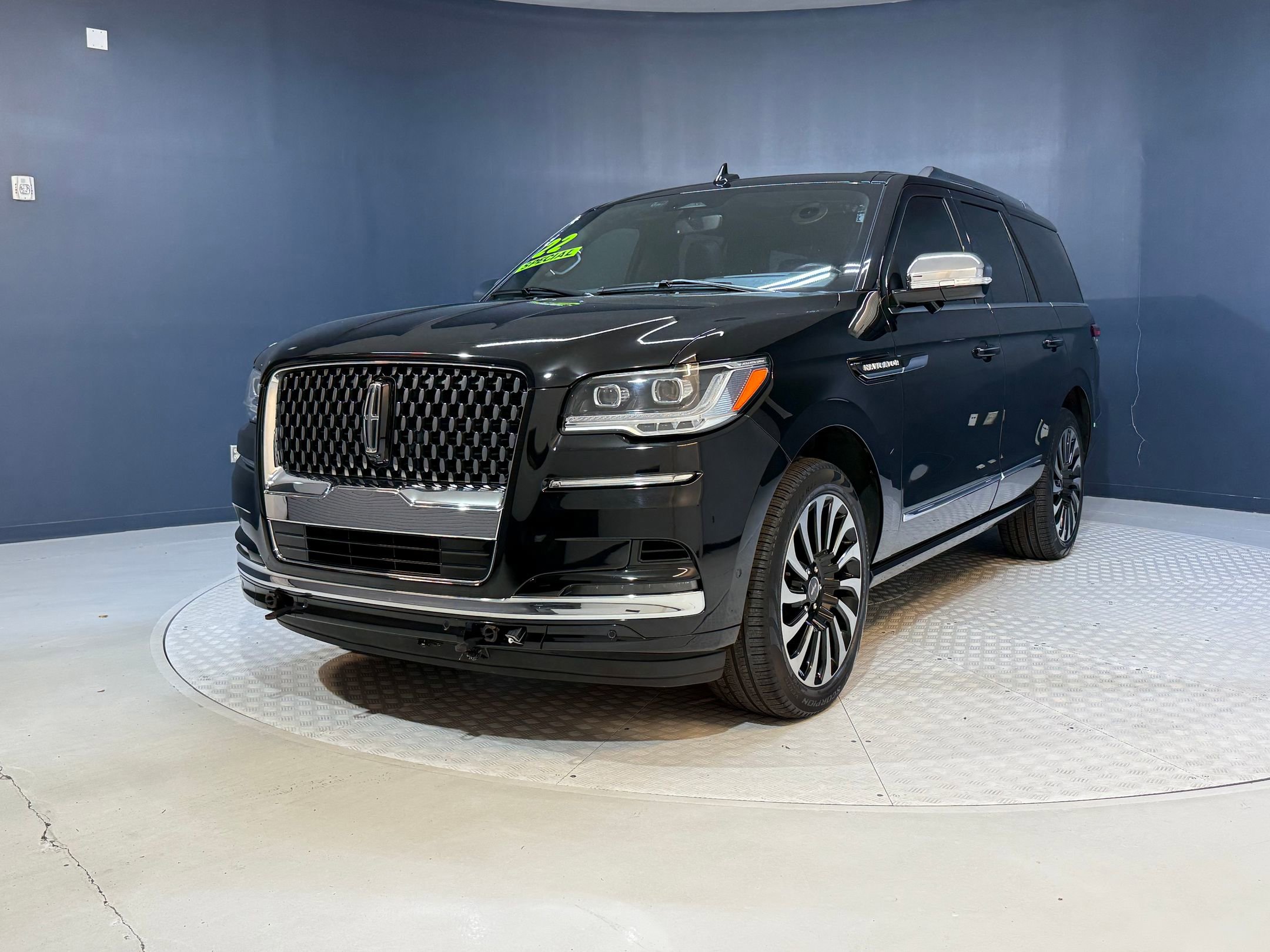 2022 Lincoln Navigator Black Label photo 2