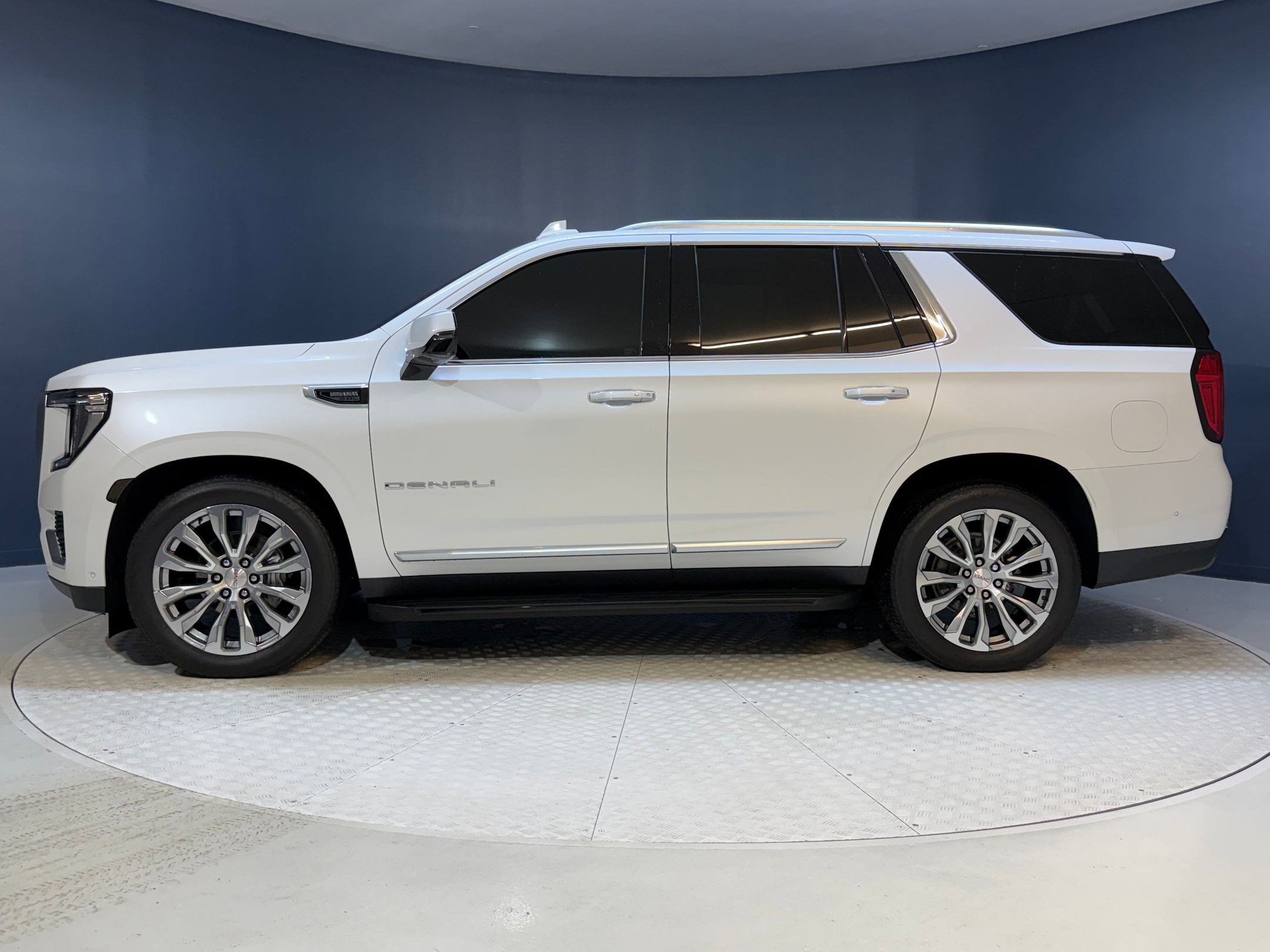 2024 Gmc Yukon Denali photo 2