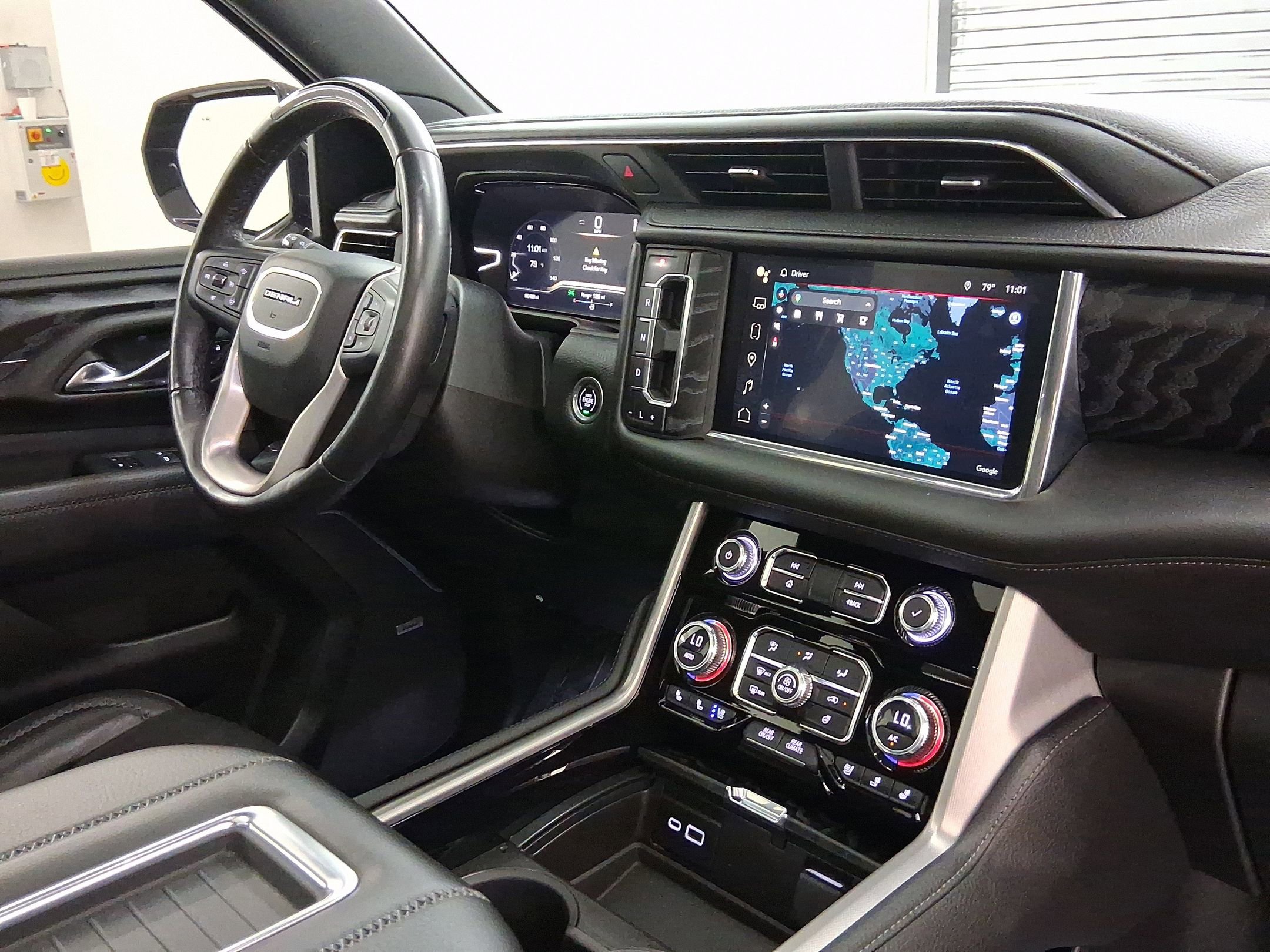 2023 Gmc Yukon Denali photo 2