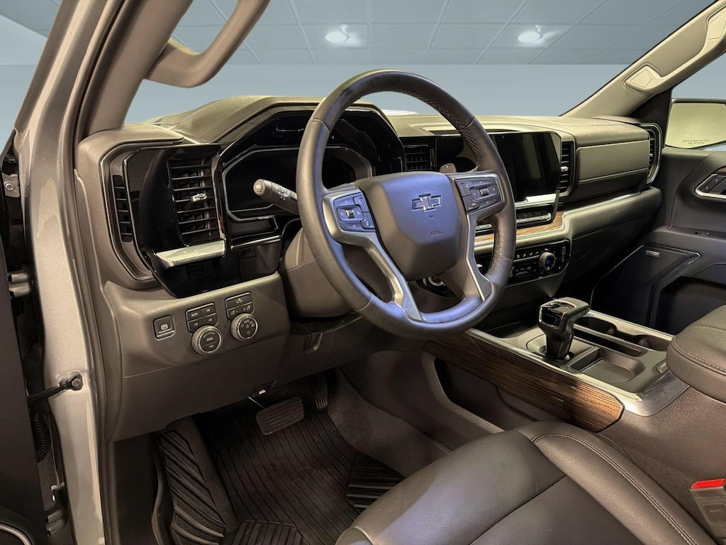 Used 2025 Chevrolet Silverado 1500 LT Trail Boss Truck Crew Cab