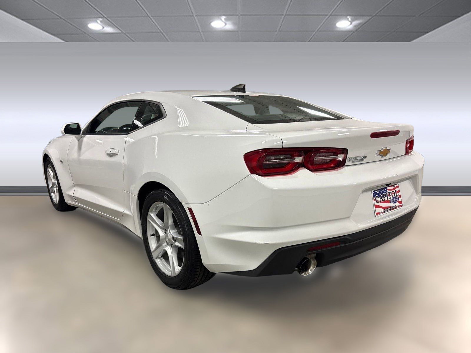 2023 Chevrolet Camaro 1LT photo 2