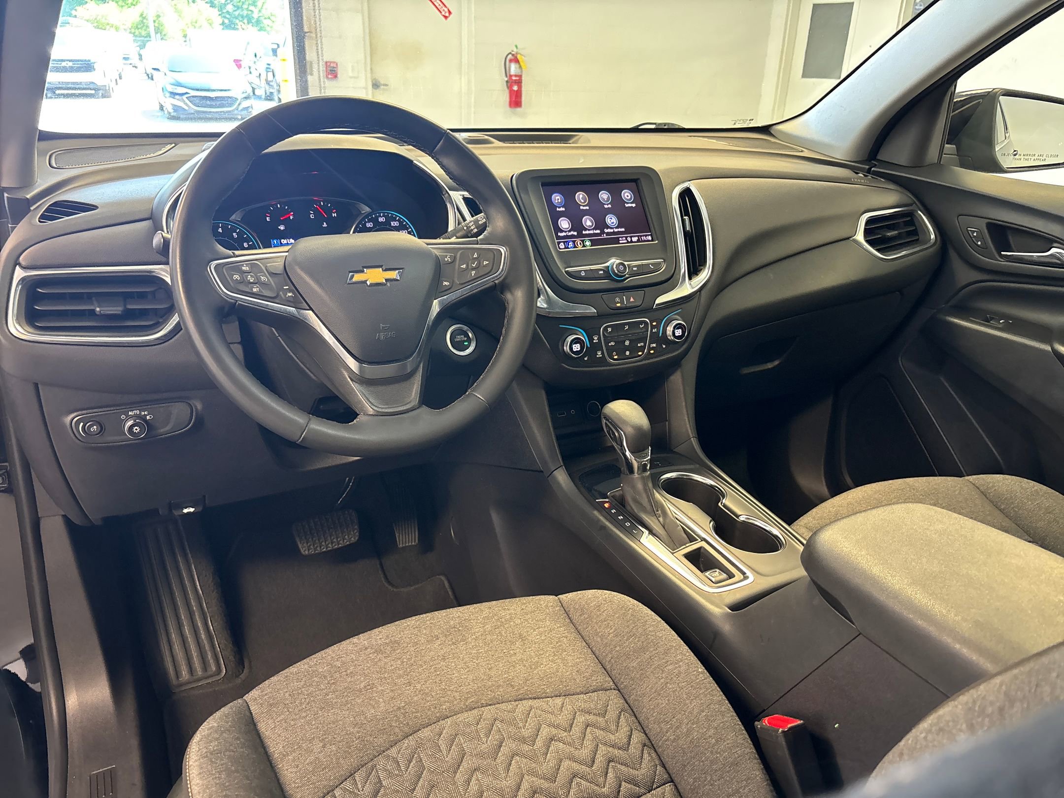 2024 Chevrolet Equinox LT photo 3