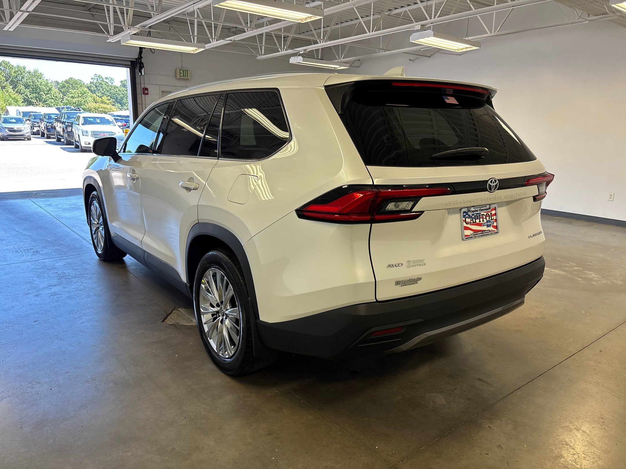 2024 Toyota Grand Highlander Platinum photo 3