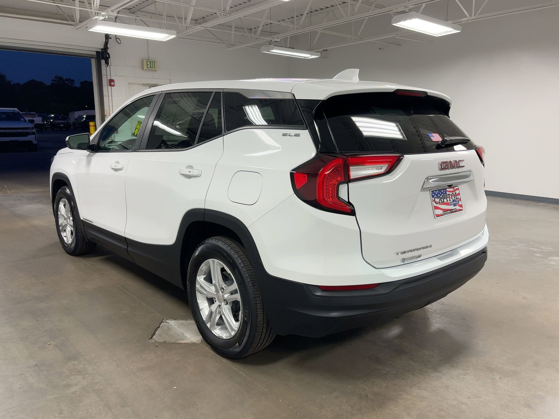 2024 Gmc Terrain SLE photo 2