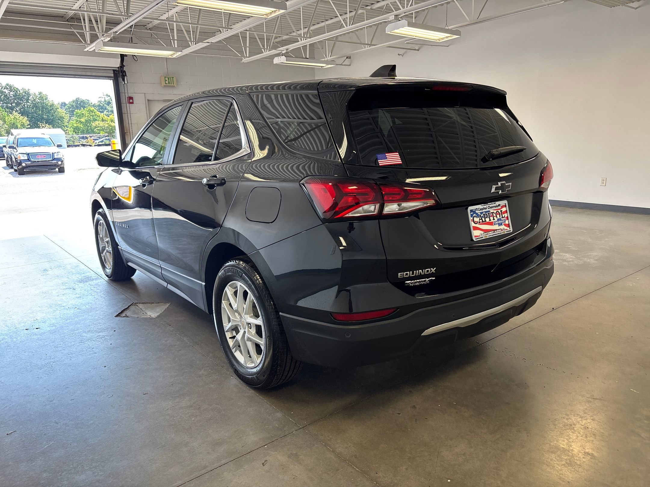 2022 Chevrolet Equinox LT photo 2