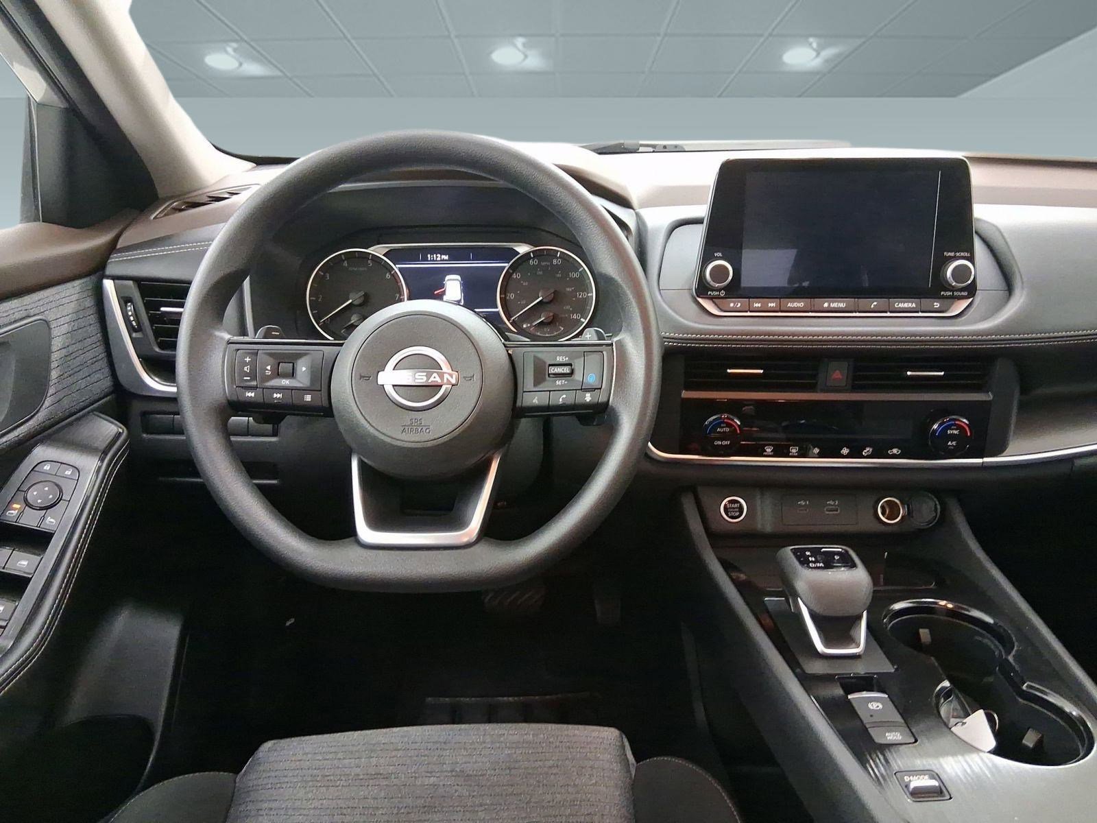 2023 Nissan Rogue SV photo 4