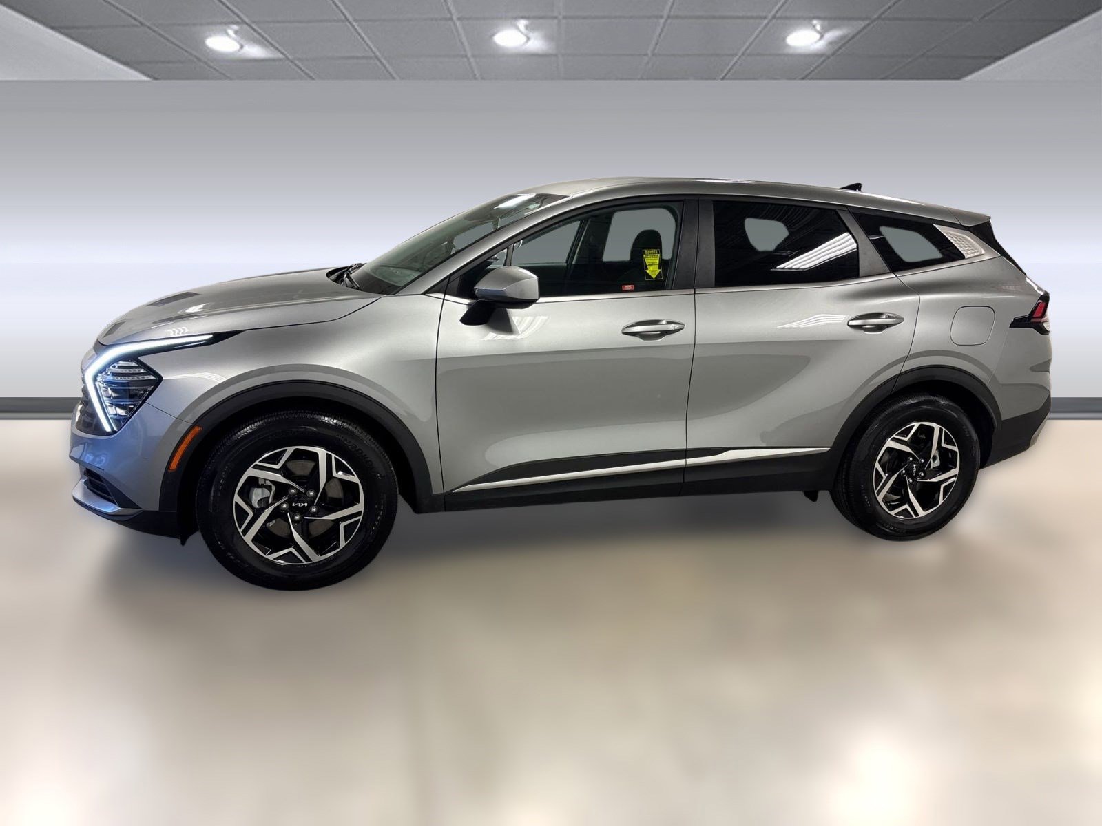 2024 Kia Sportage LX photo 2