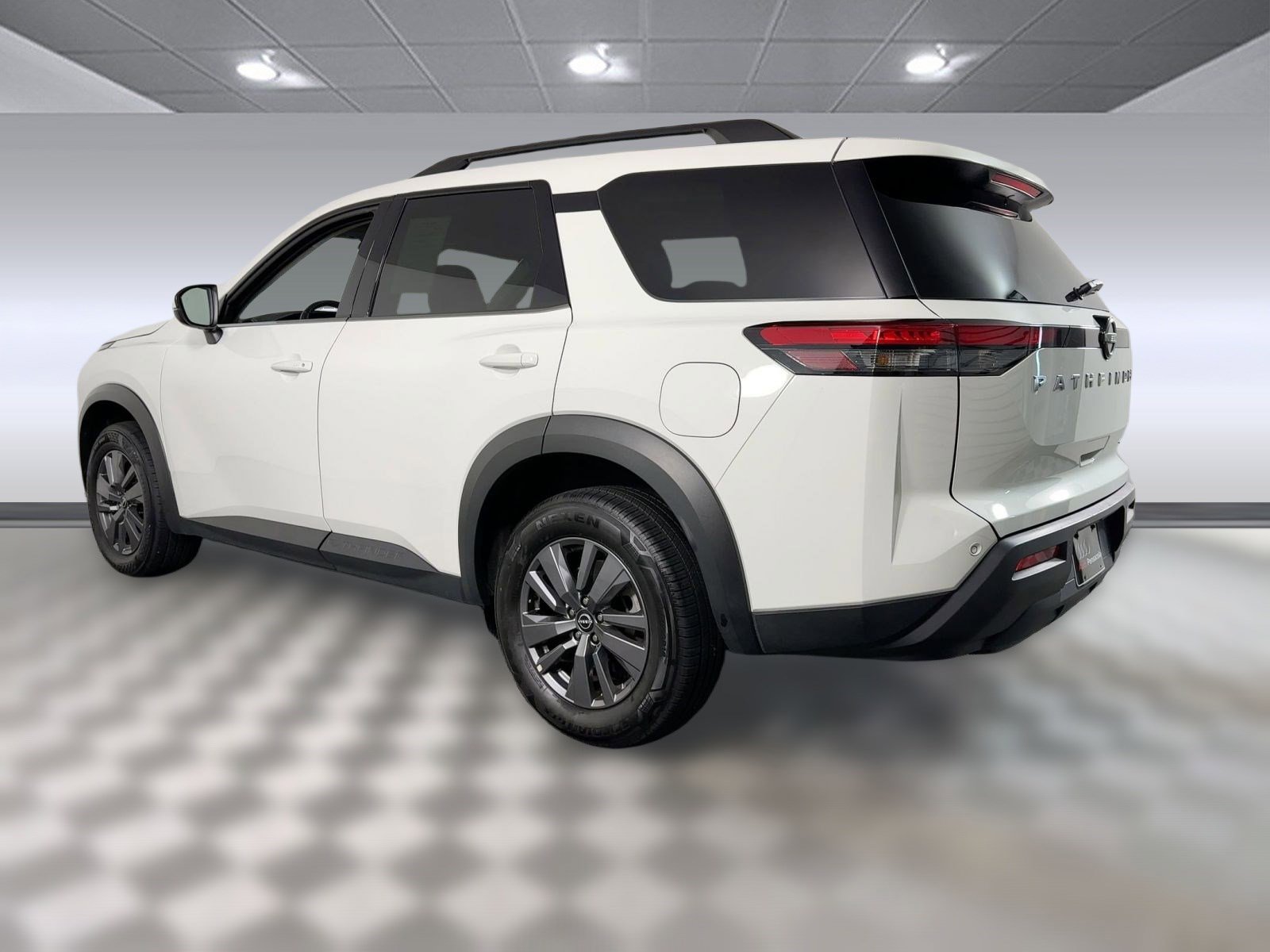 2025 Nissan Pathfinder SV photo 3