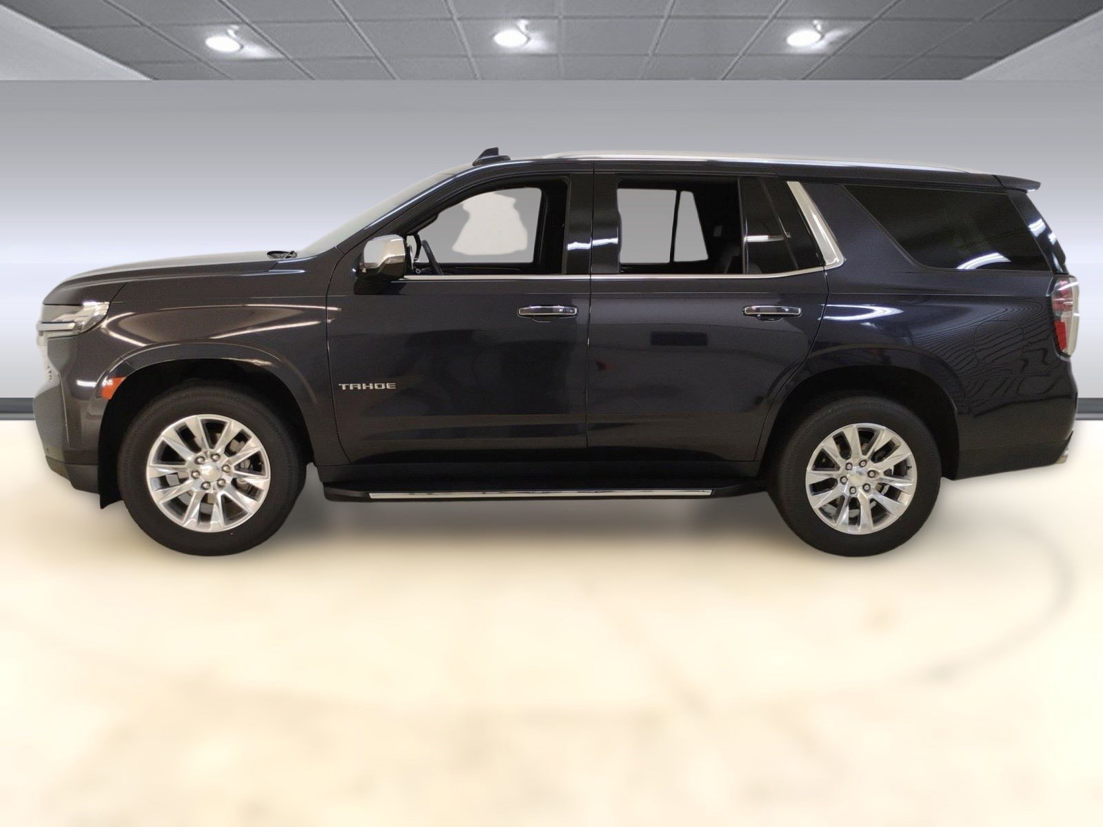 2023 Chevrolet Tahoe Premier photo 2