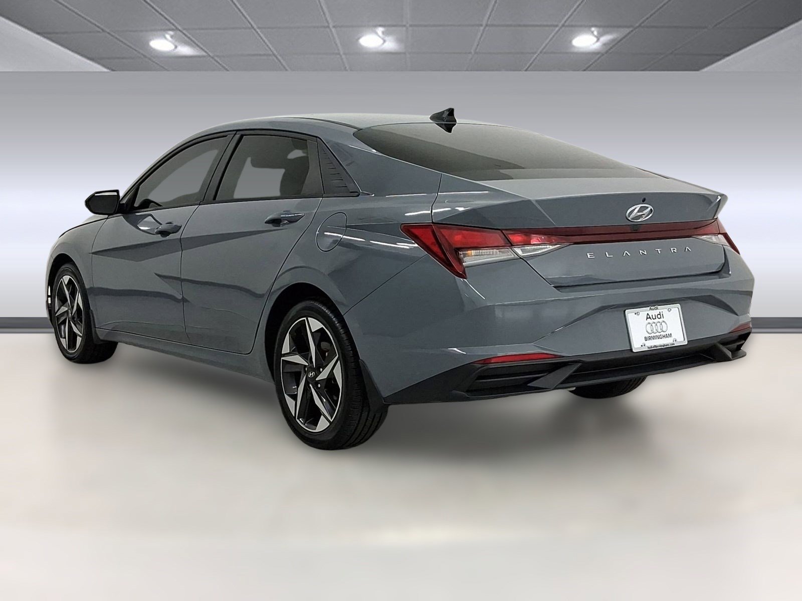 2023 Hyundai Elantra SEL photo 3