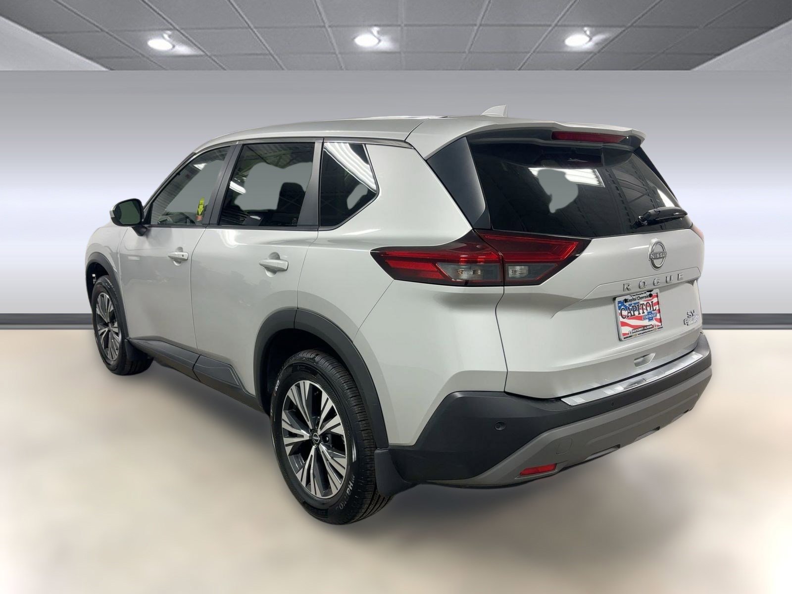 2023 Nissan Rogue SV photo 2