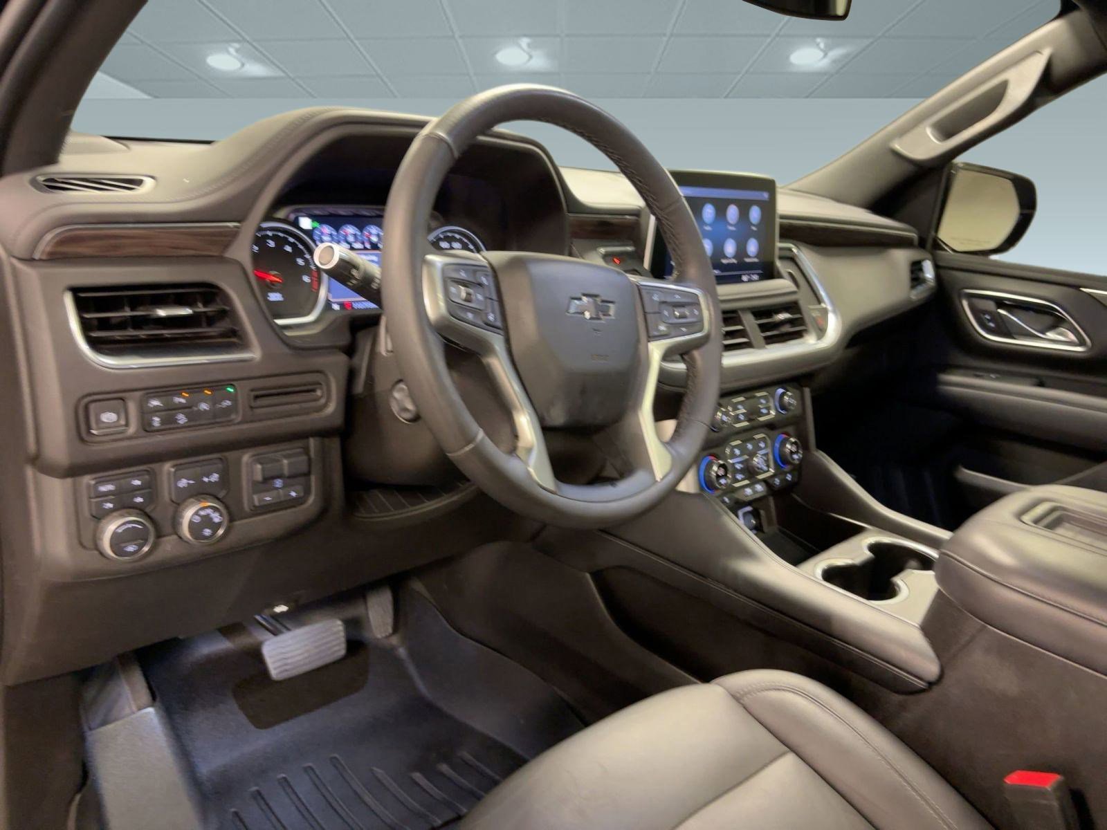 2021 Chevrolet Suburban Z71 photo 3