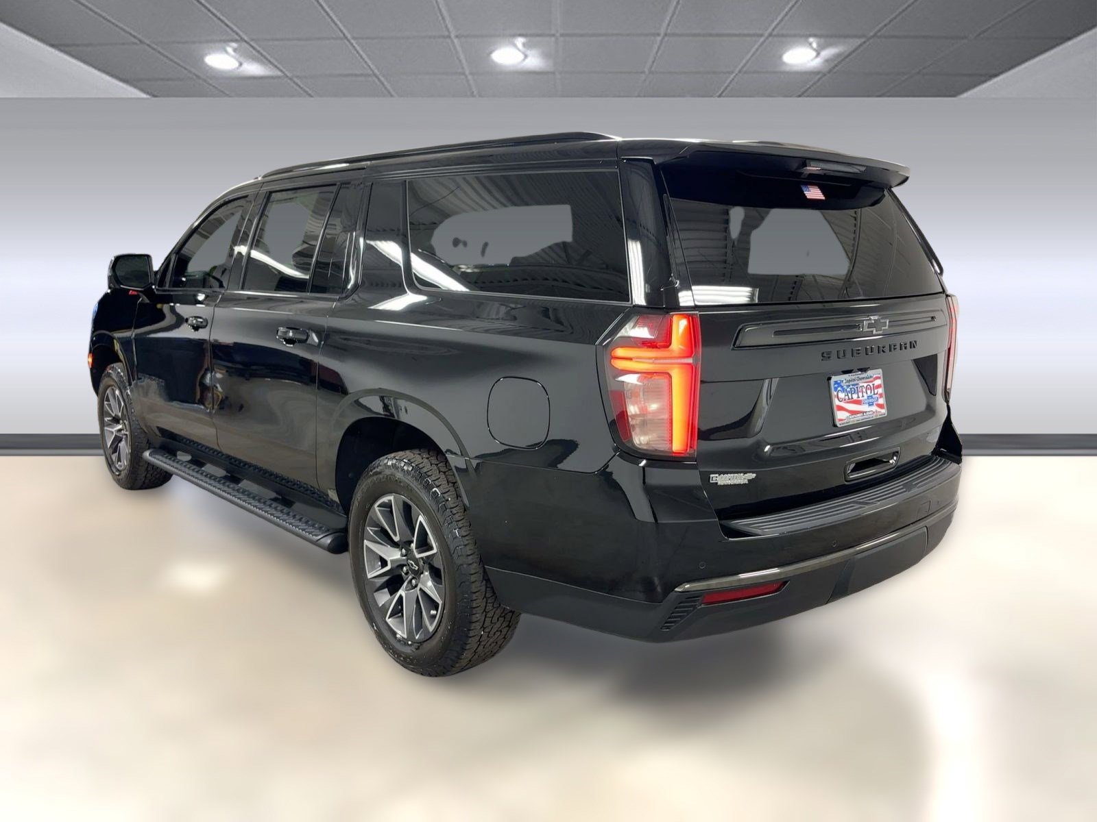2021 Chevrolet Suburban Z71 photo 2