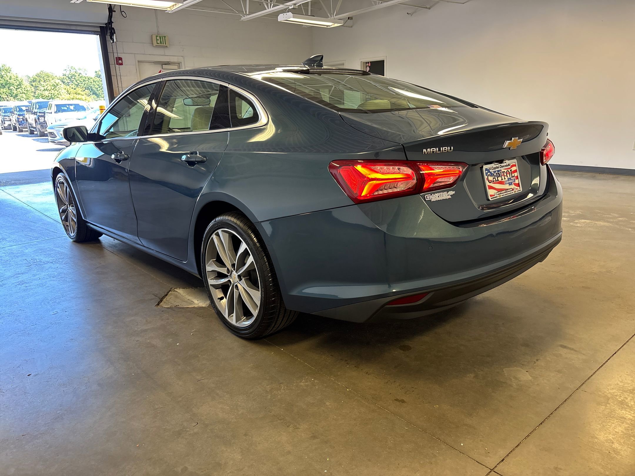2024 Chevrolet Malibu Premier 2LT photo 3