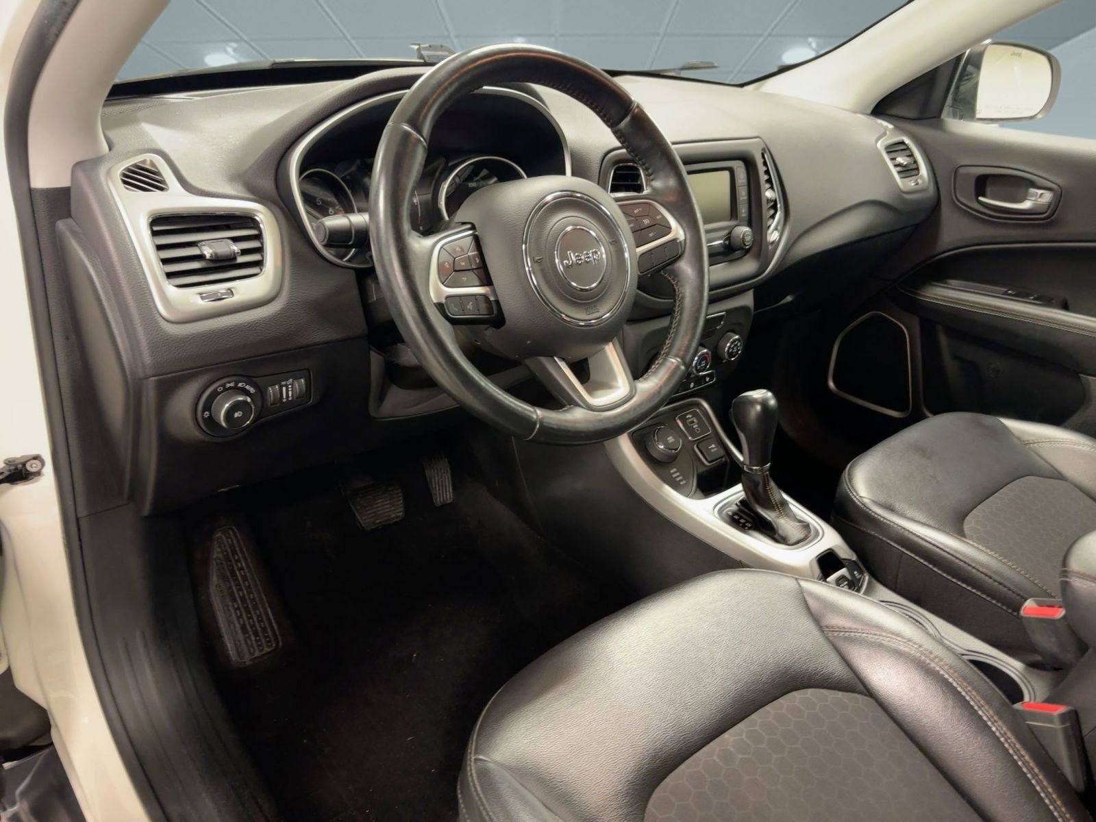 2018 Jeep Compass Latitude photo 3